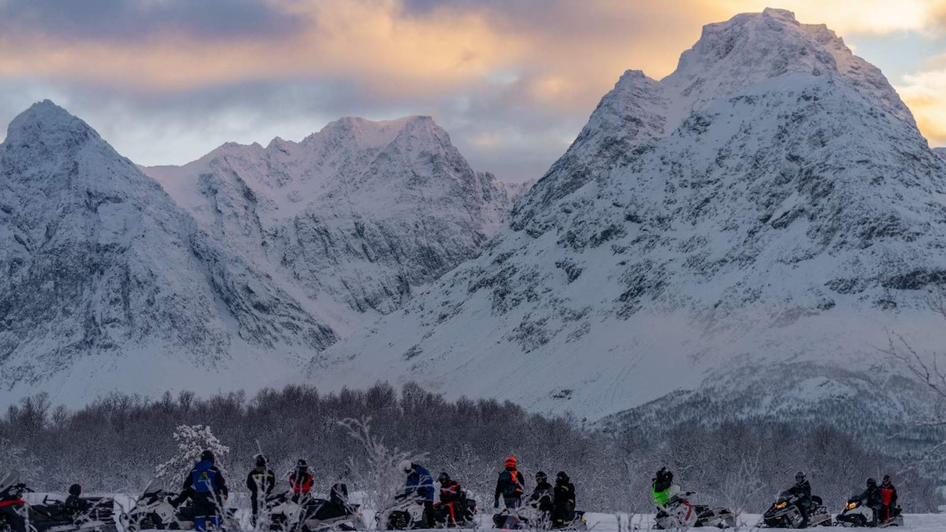 Lyngen Safari - Snowmobile