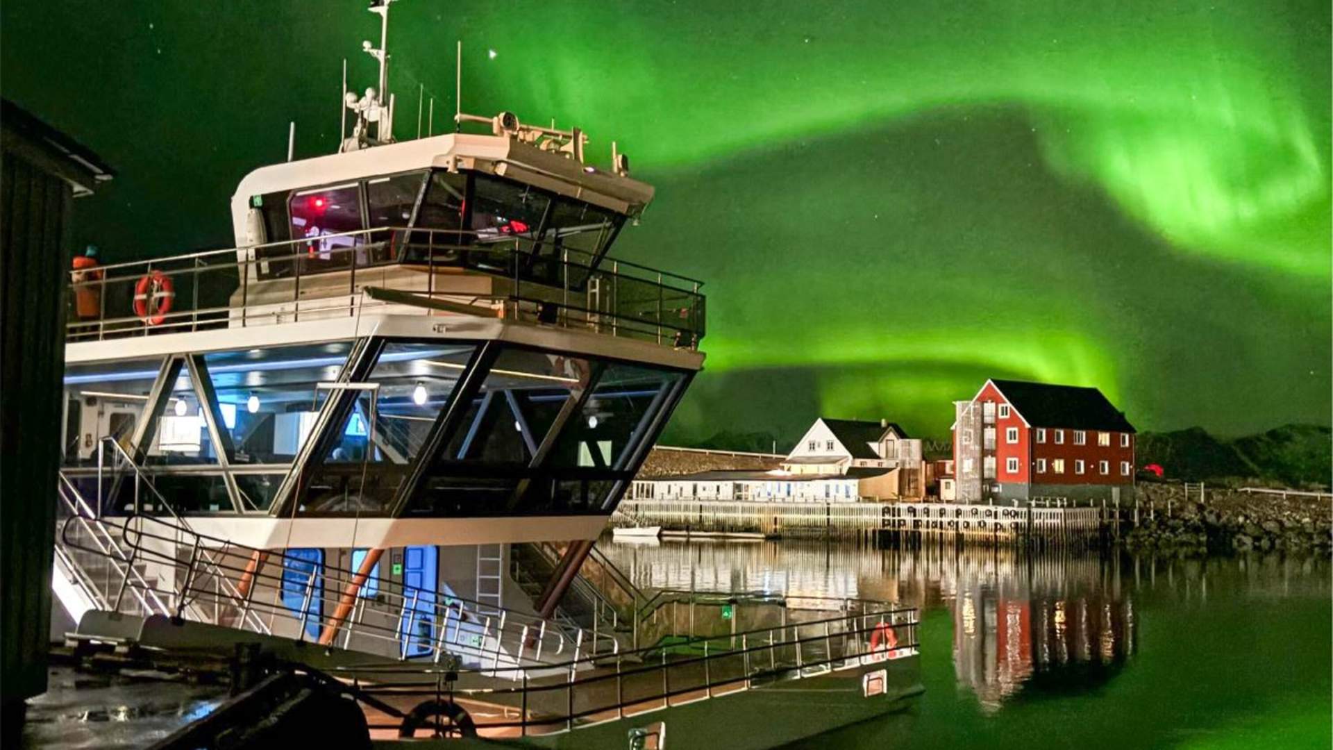 Electric Northern Lights Cruise