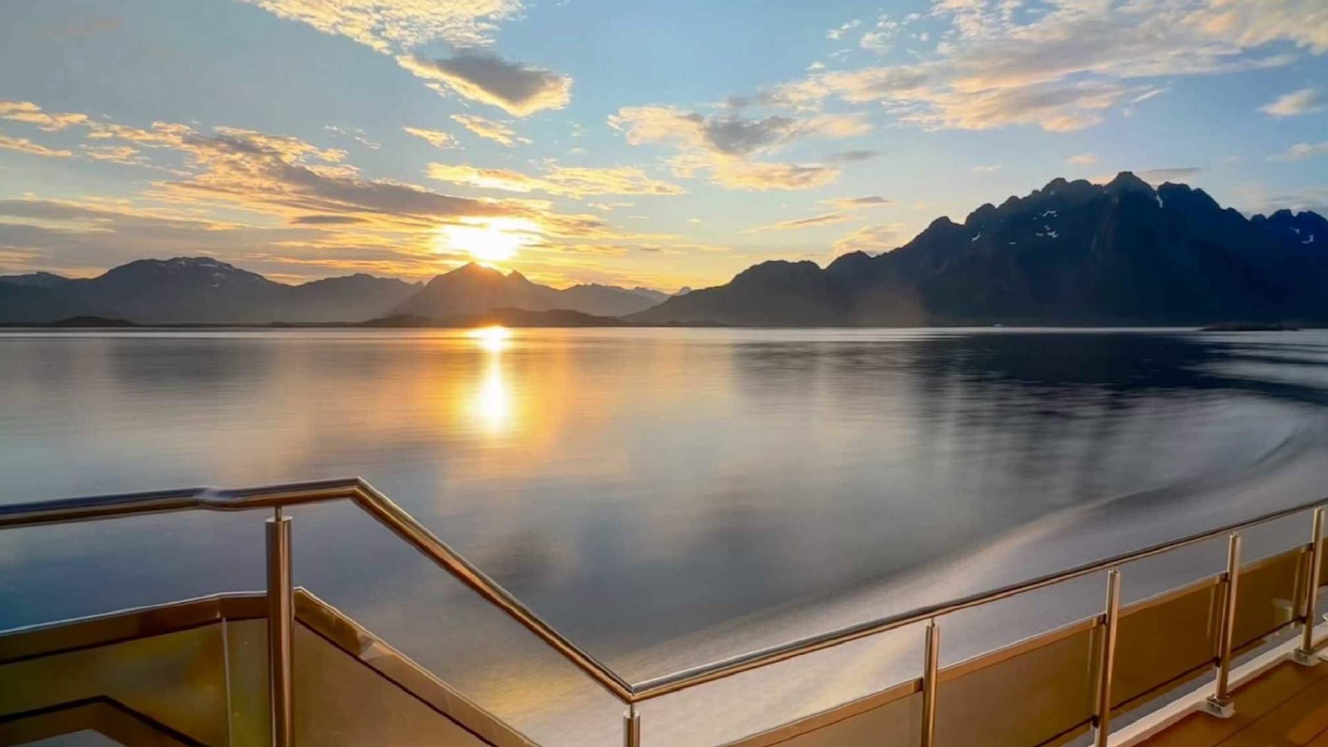 Summer Arctic Light Cruise