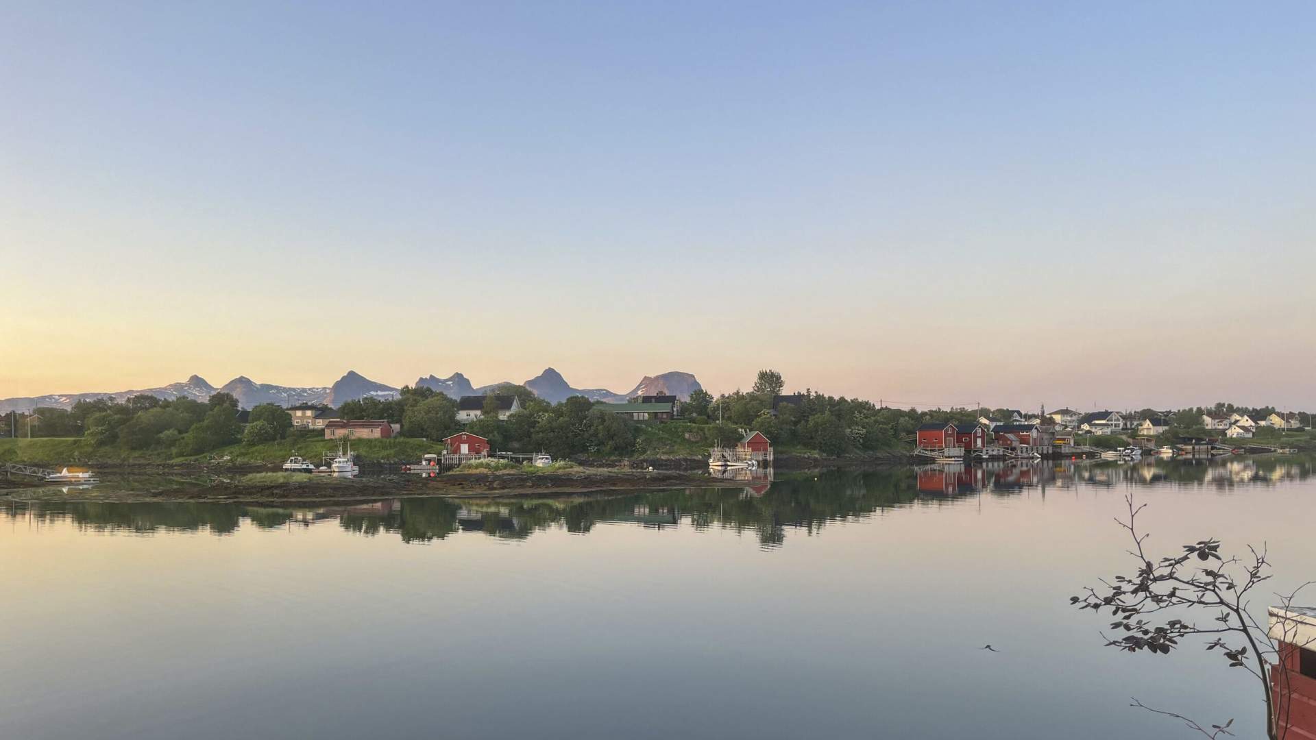Herøy Brygge - god mat og gode senger