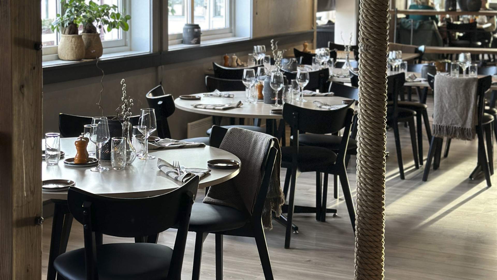 Herøy Brygge - god mat og gode senger