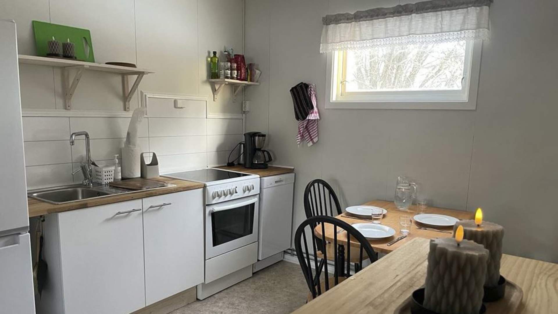 Dønnes Skolestua - Accommodation and RV parking