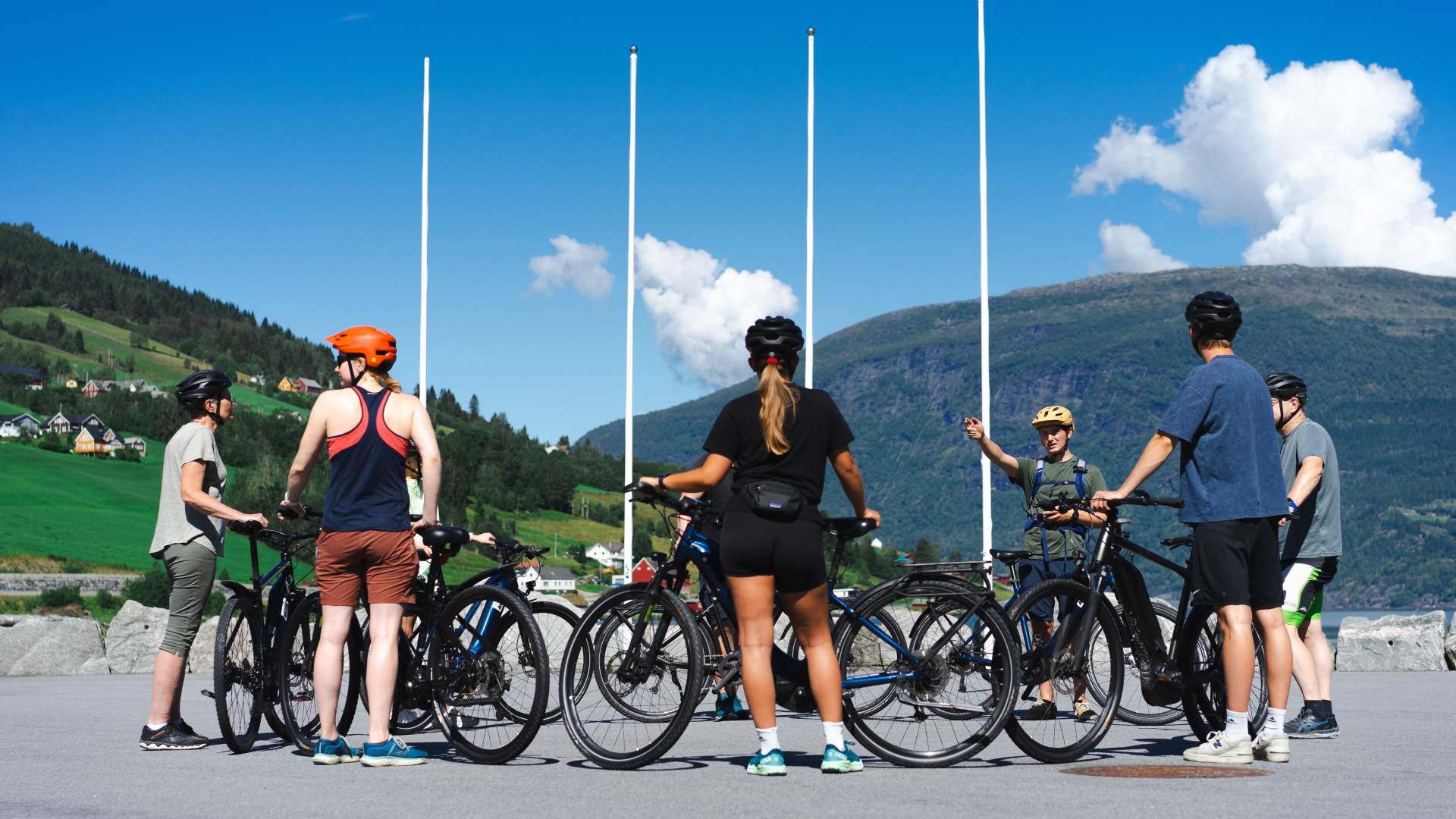 Guided e-bike tour in Olden | Nordic nature guide