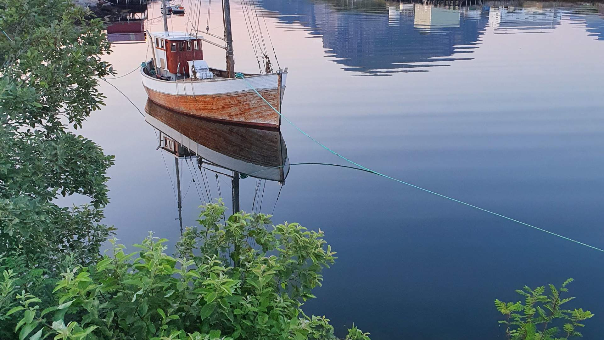 A stroll to the fishing village at Støtt