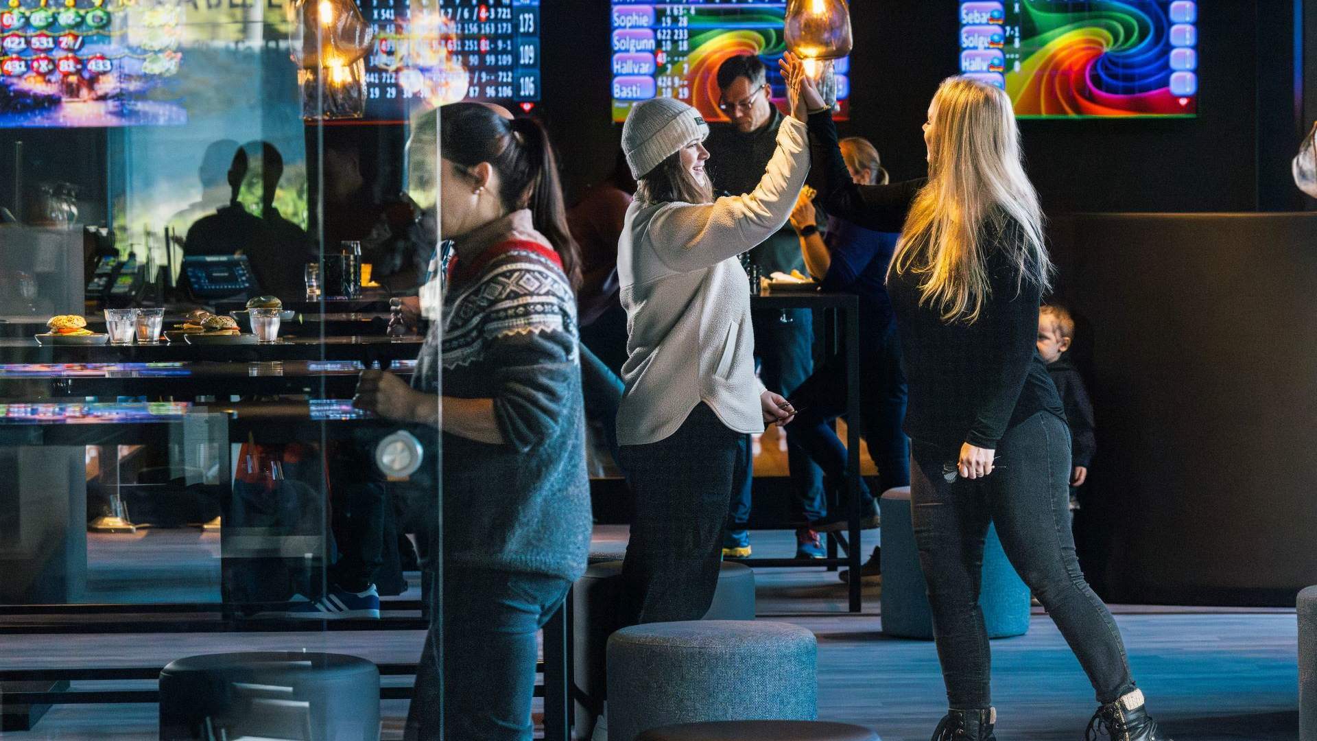 Kamben kafé og spel, Myrkdalen