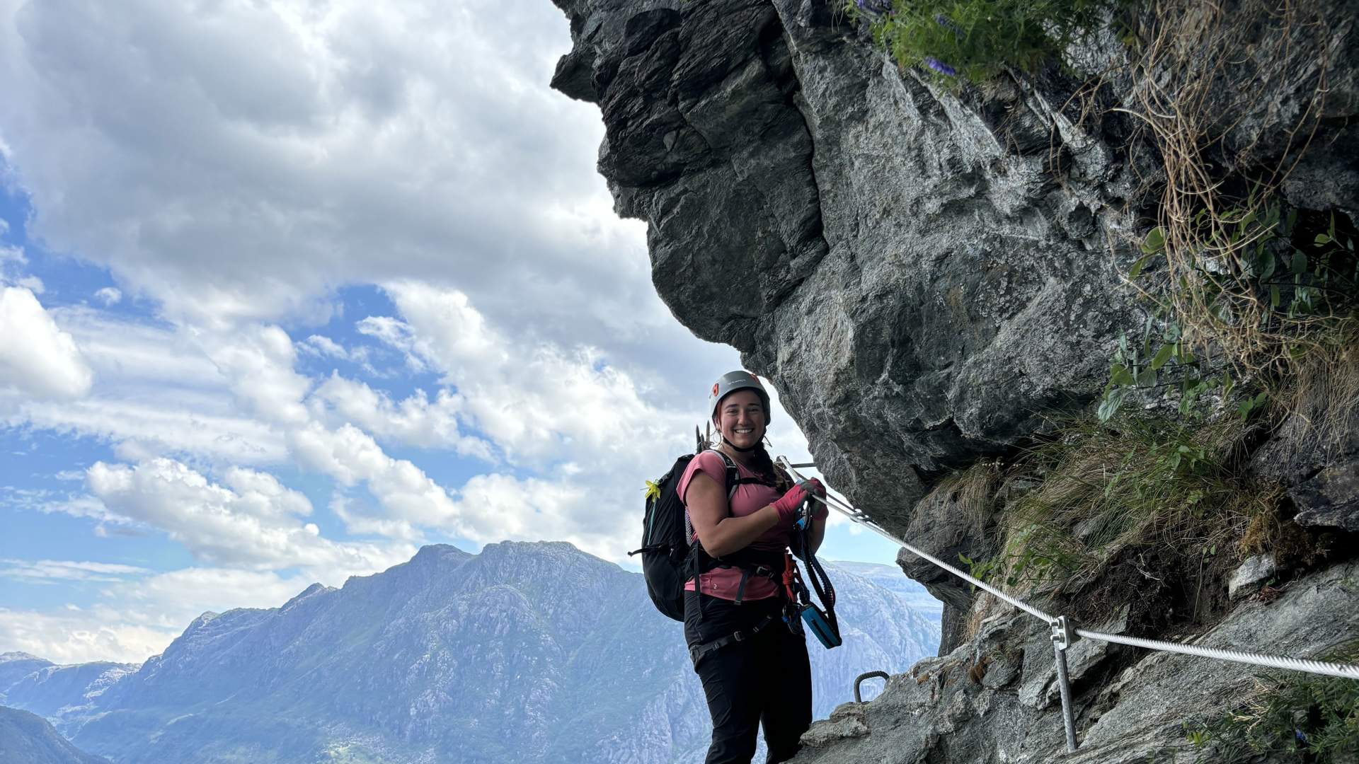 Hornelen Via Ferrata (Wall of witches light)