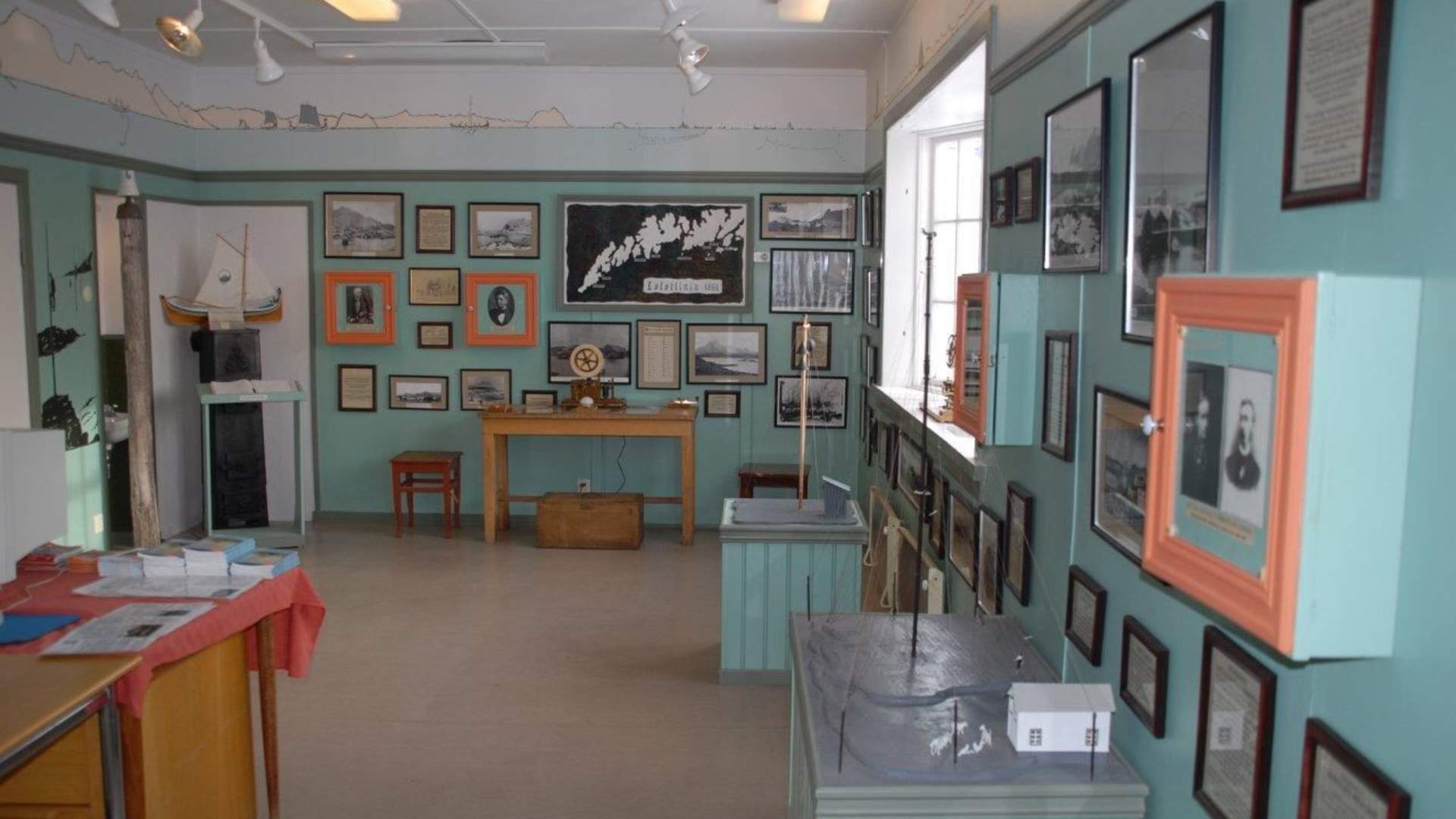 Del av utstilling, Telemuseum Sørvågen.jpg