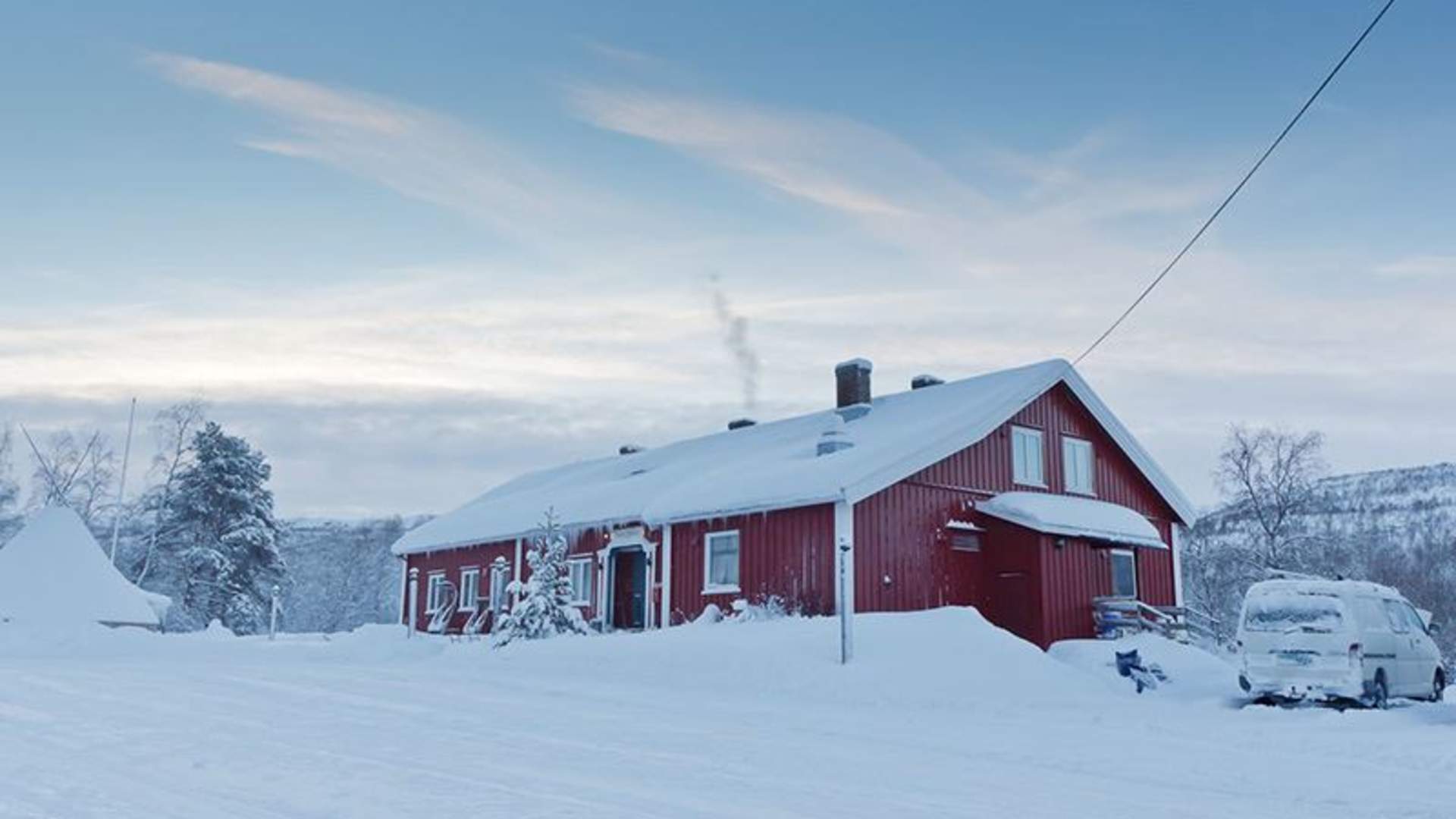 Snowmobile hunt for the Northern Lights