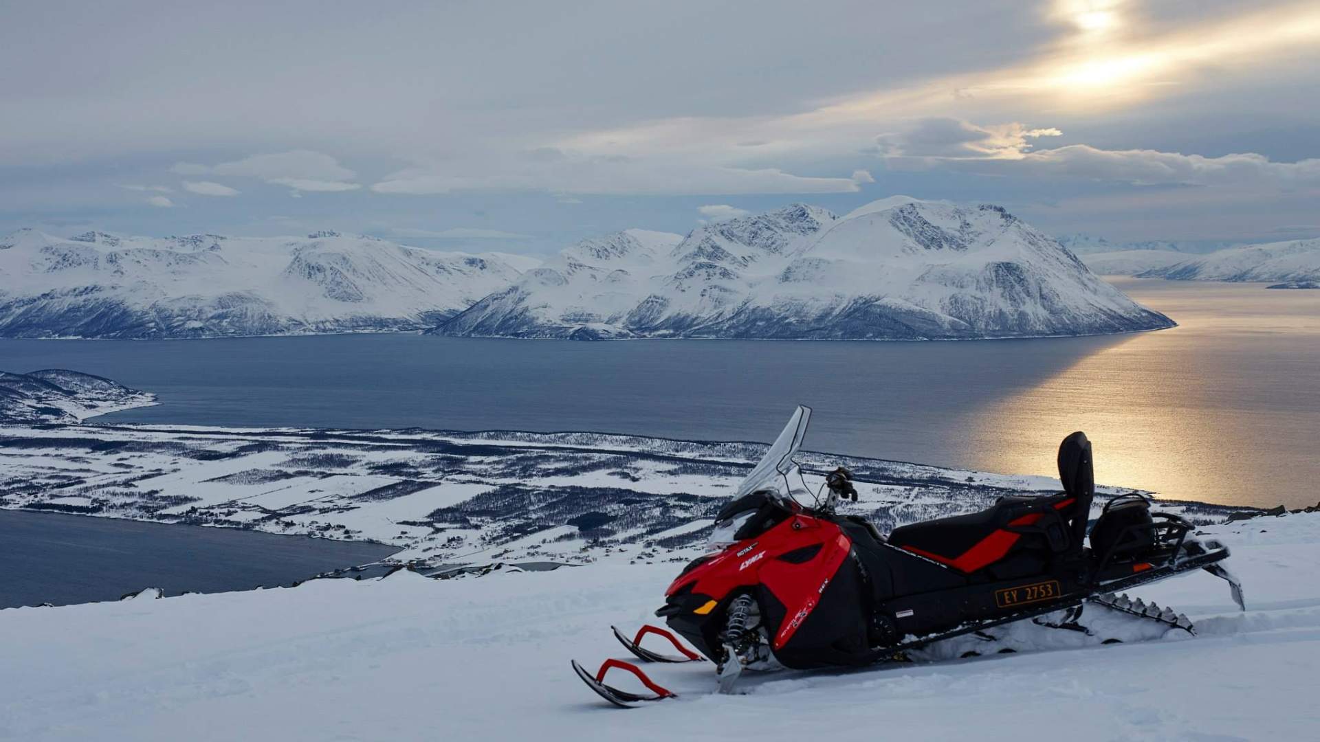 Snowmobile Safari in the Beautiful Lyngen Alps