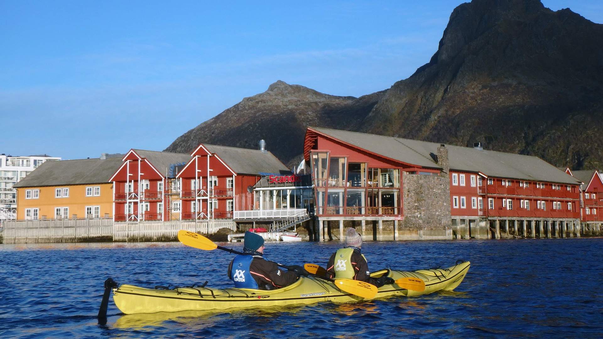 Kajakktur fra Svolvær med XXLofoten