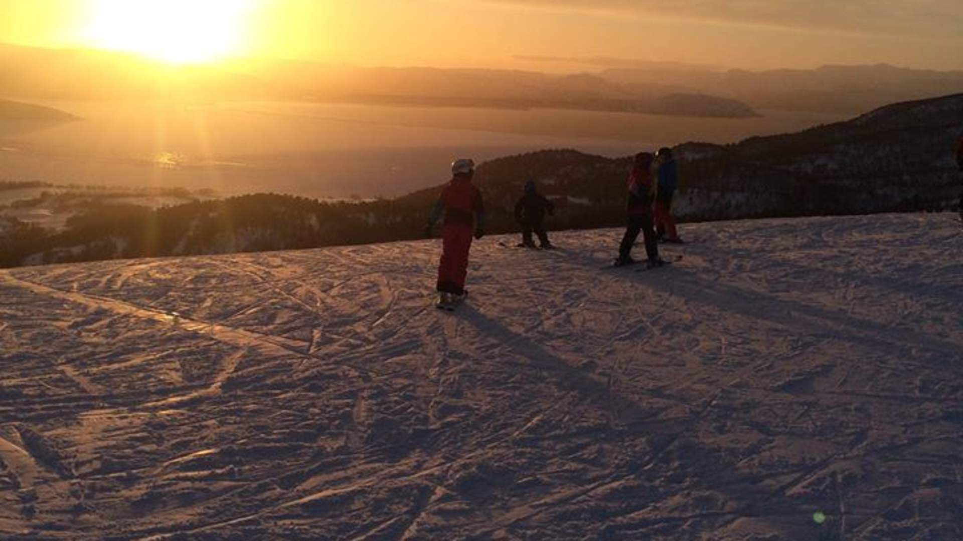 Alpine Skiing under Arctic Light