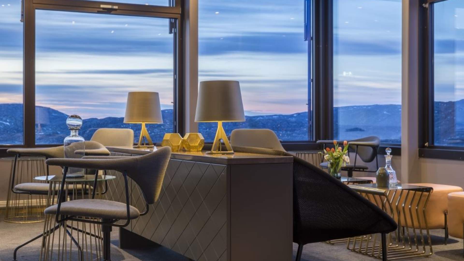 Top13 Bar & Lounge