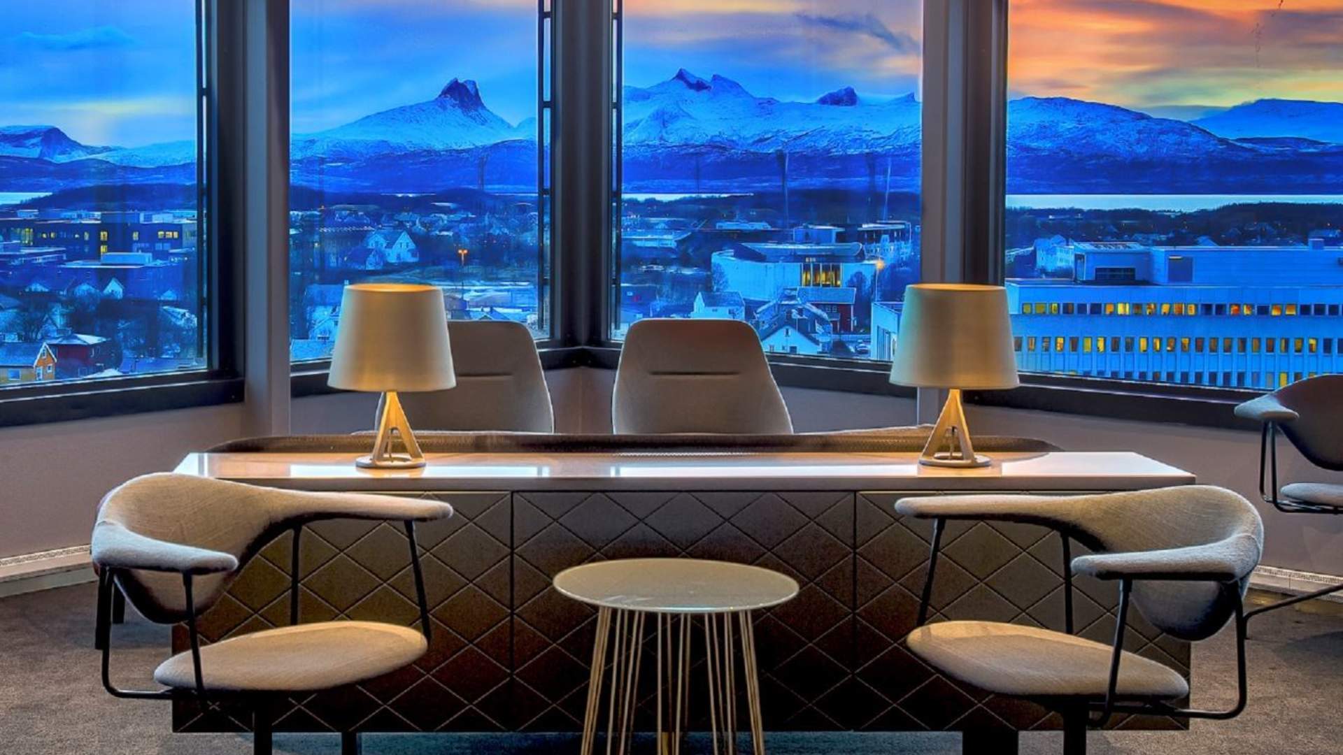 Top13 Bar & Lounge