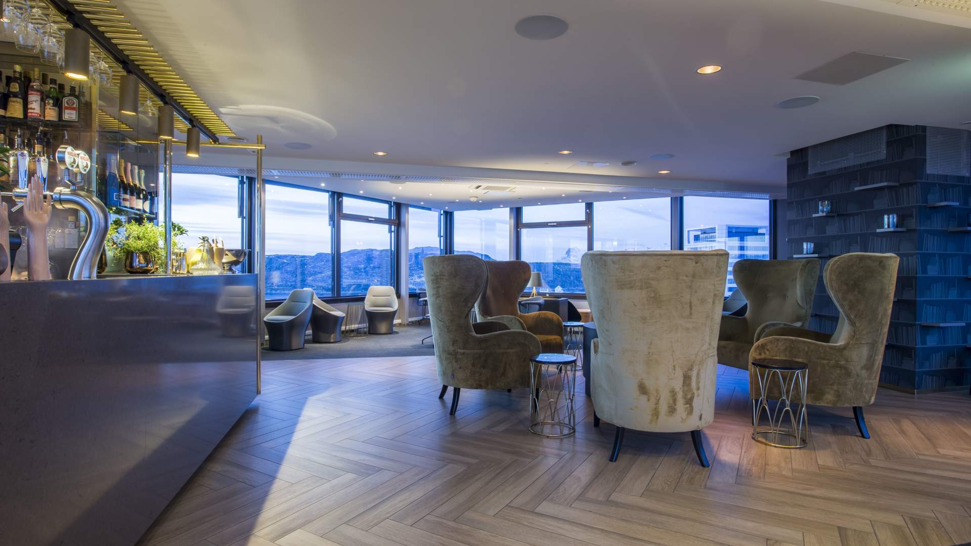 Top13 Bar & Lounge