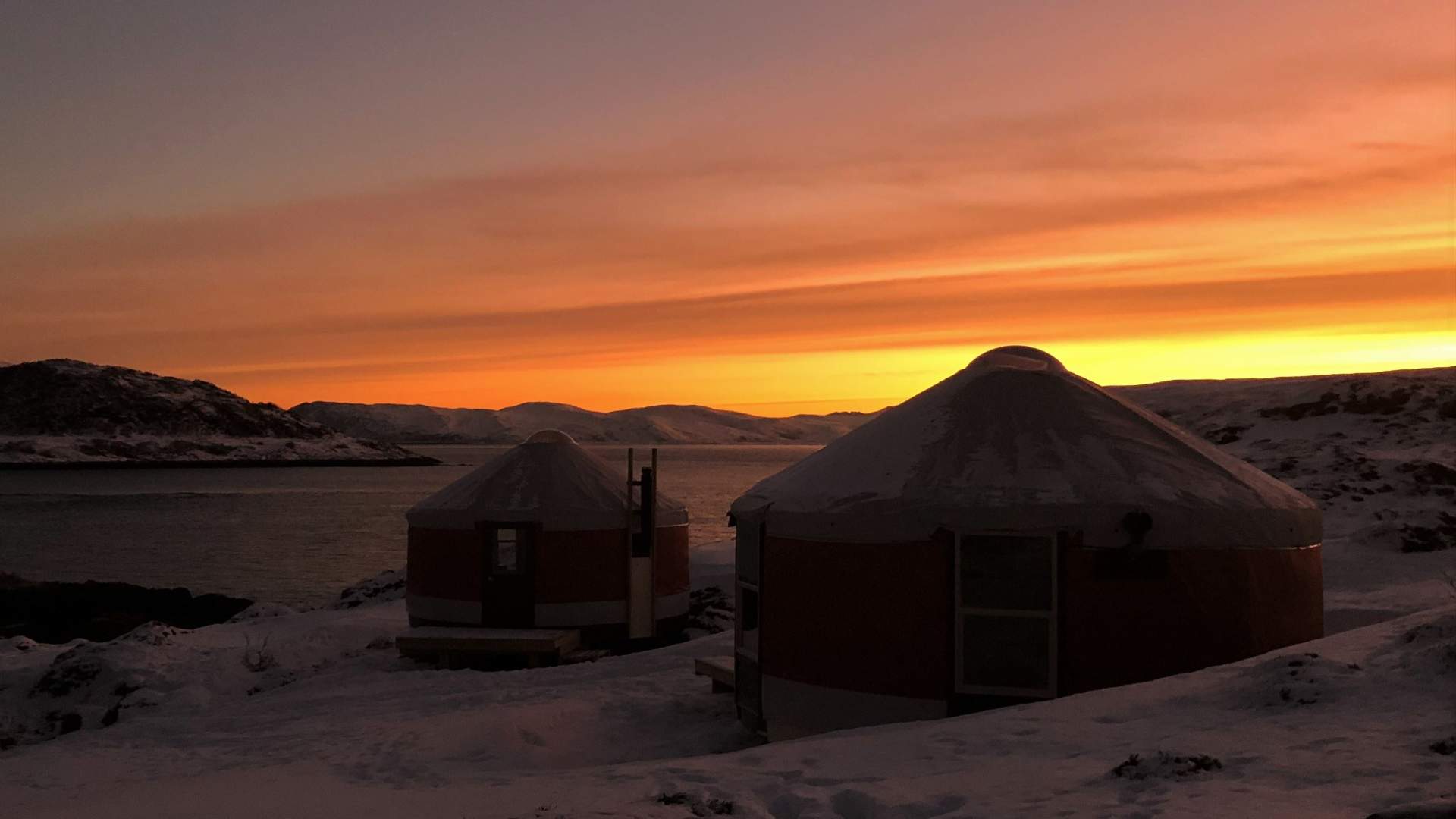 Private three days Arctic Camp with winter kayaking - all inclusive
