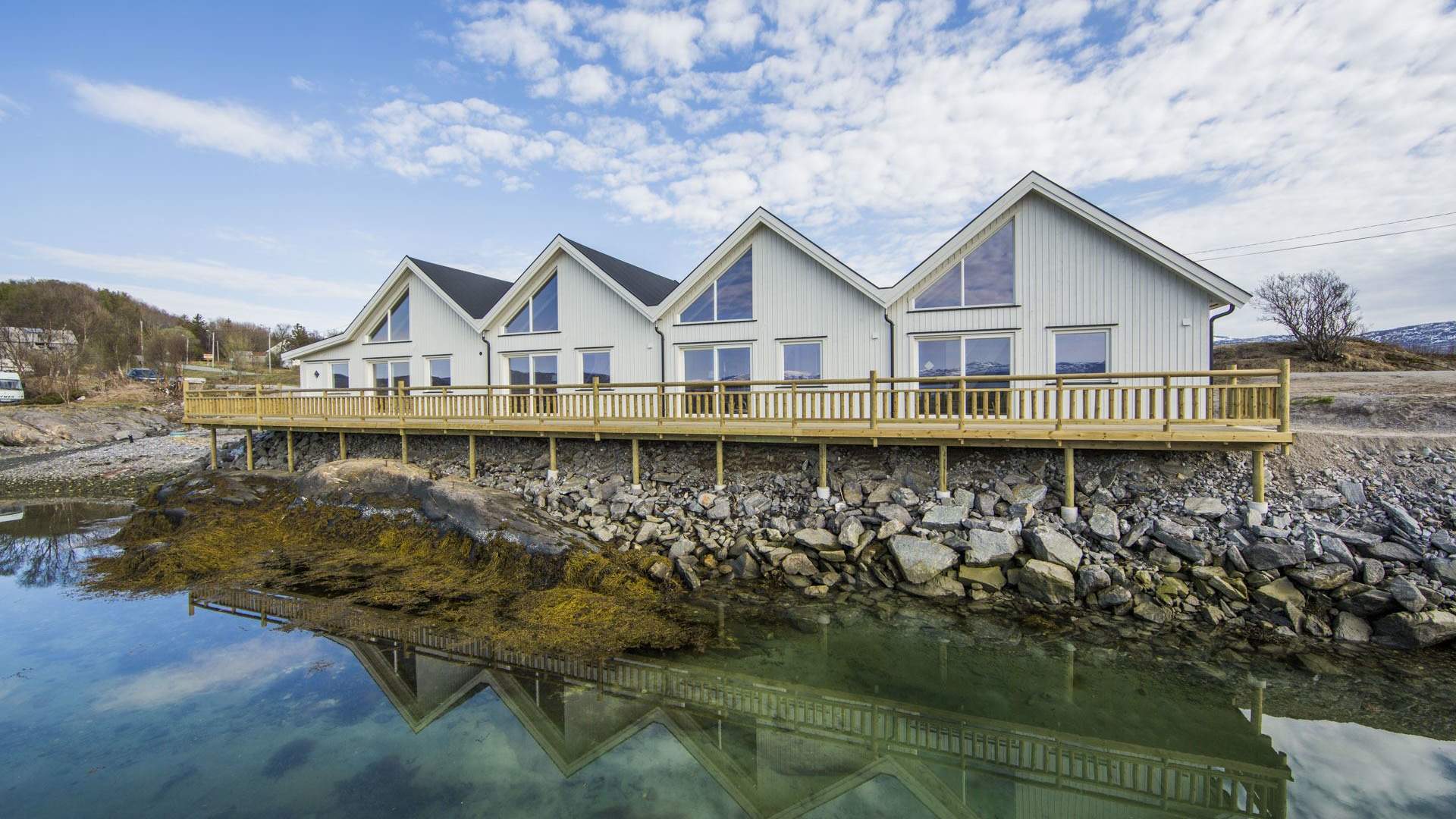 Camp Solbergfjord Sea Lodge