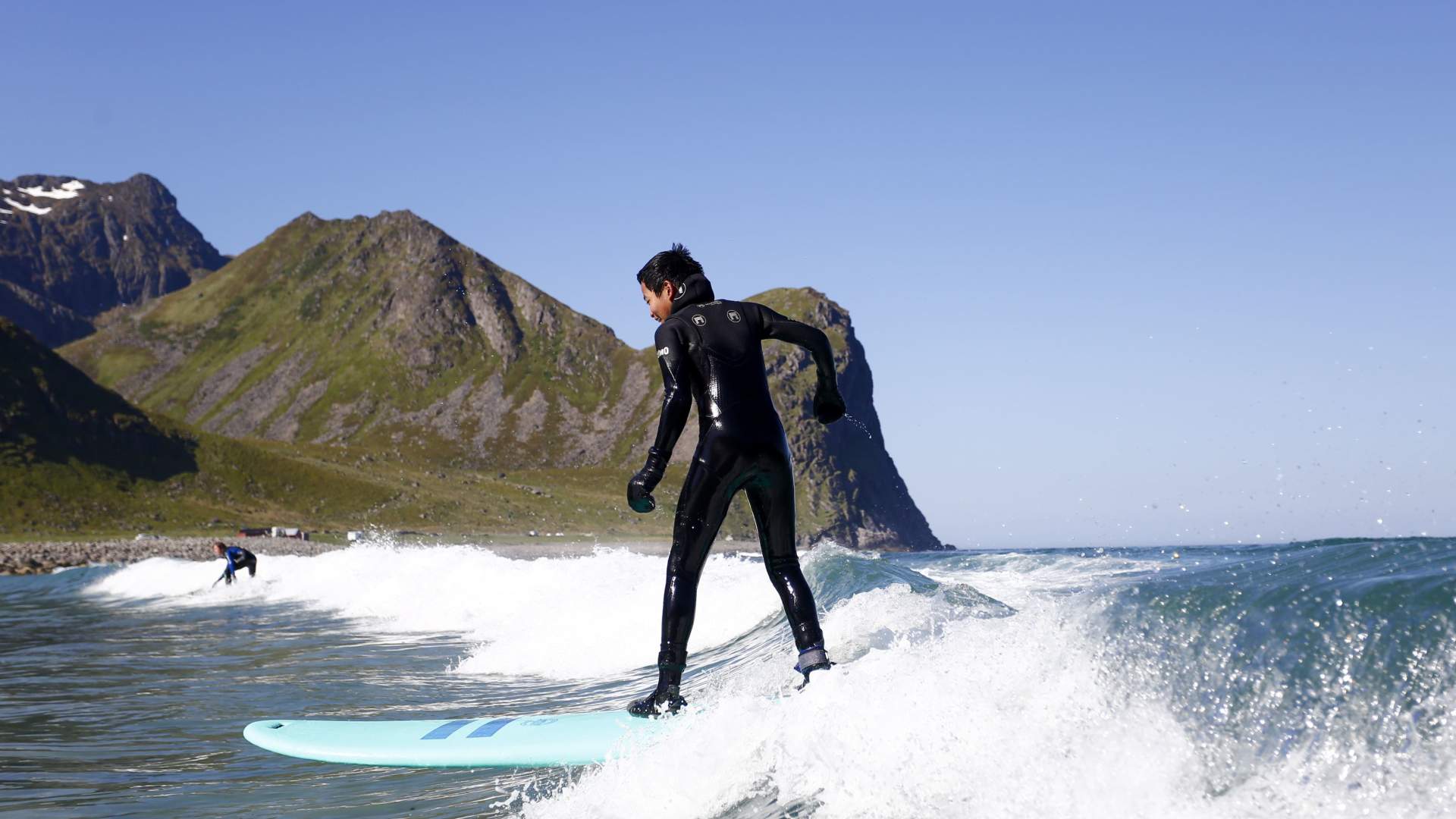 Beginner Surf Lesson - Unstad Arctic Surf