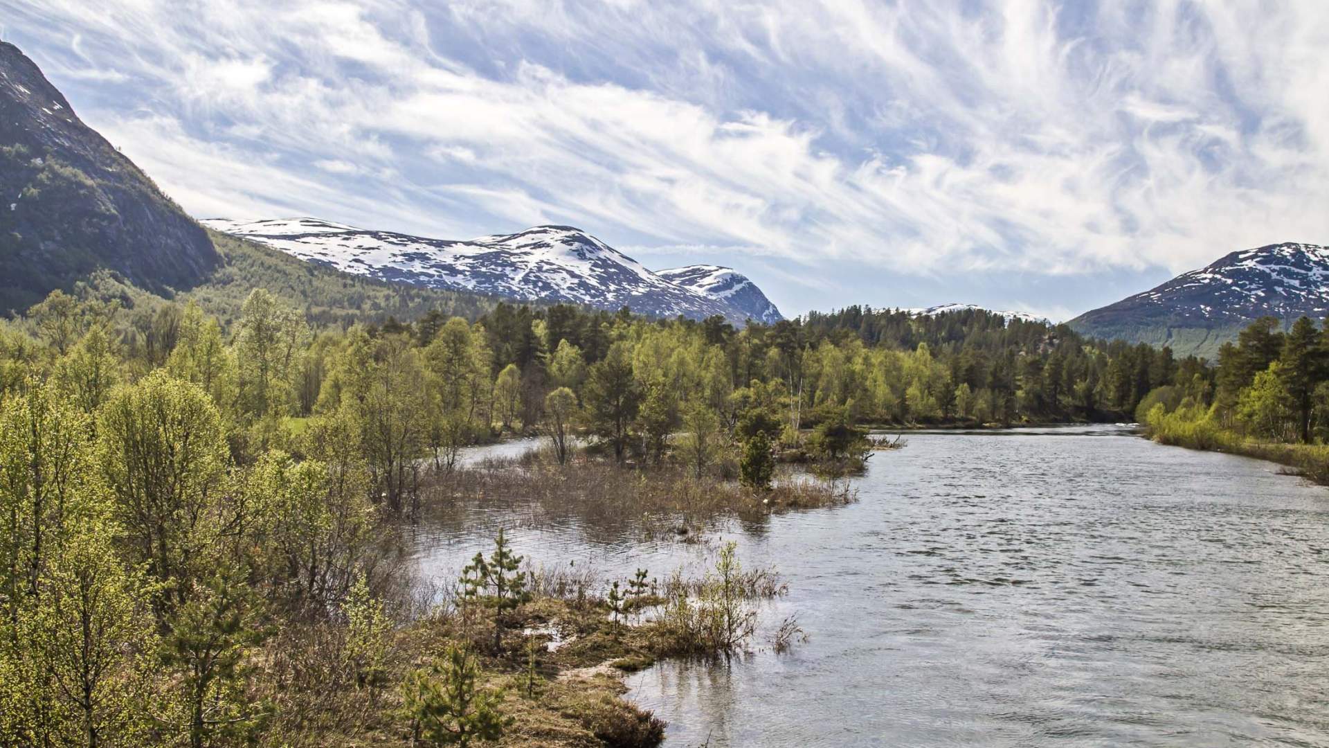 Fiske på Lesjaskogsvatnet med overnatting i hytte