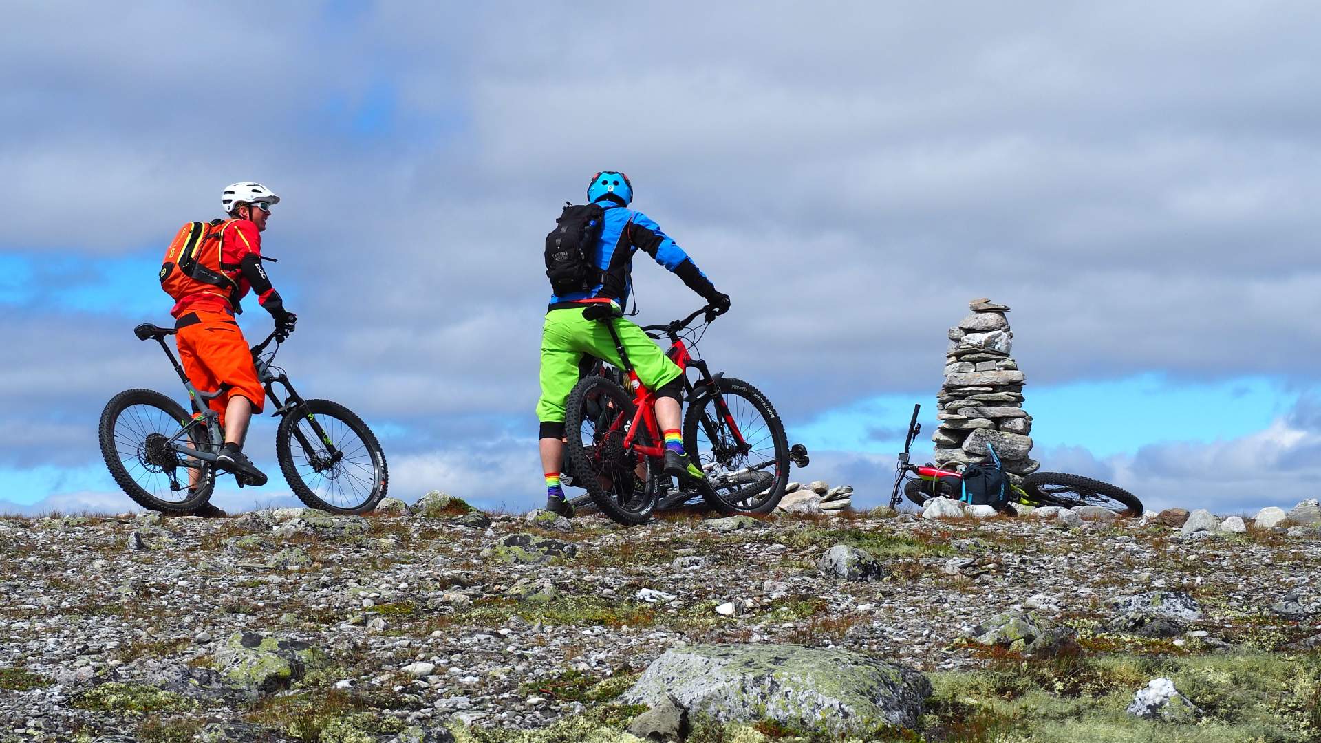 The scenic mountain route along Rondane by mountain bike
