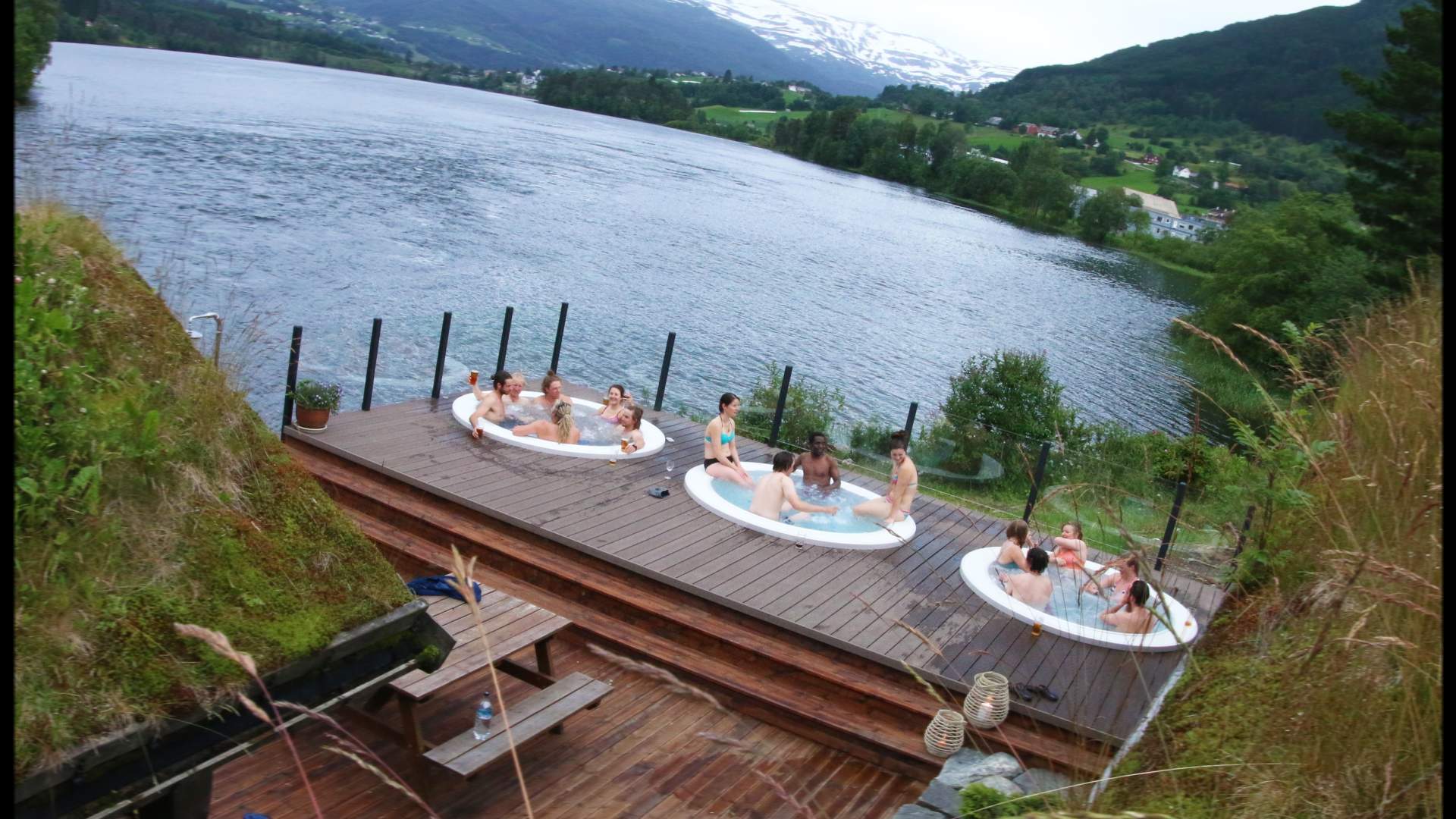 Outdoor jacuzzi and sauna - Voss Active