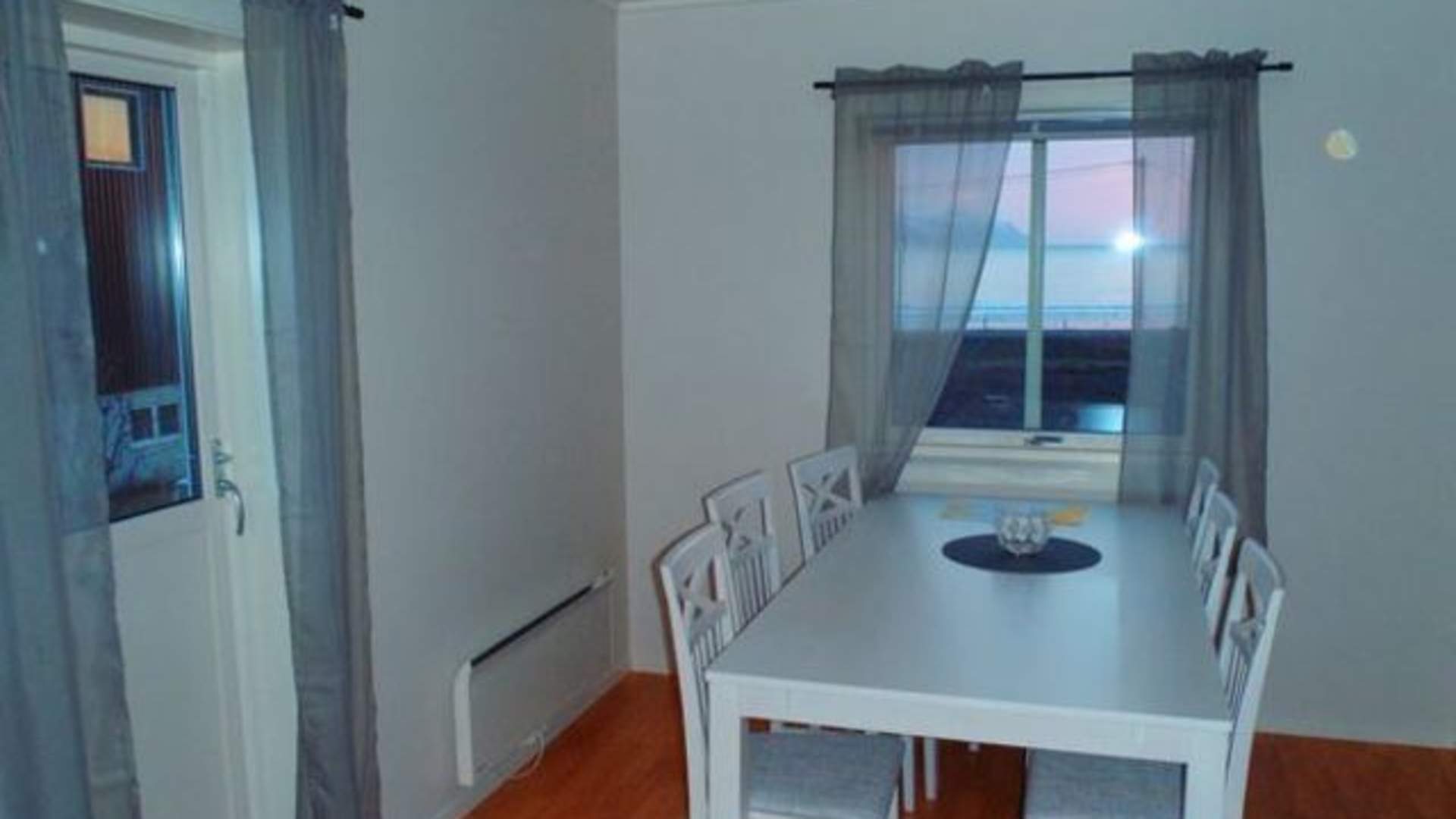 Visit Årviksand - Holiday House