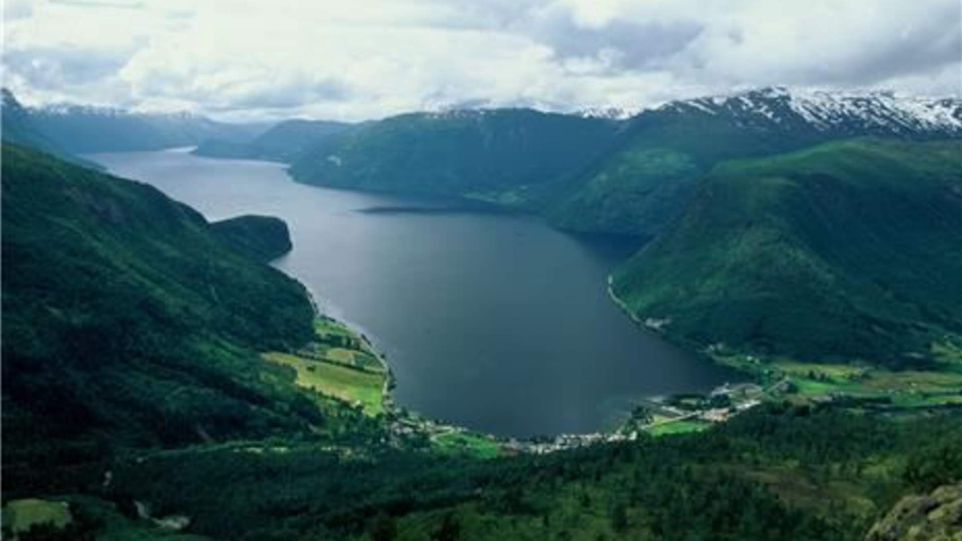 Fishing in Hornindalsvatn lake