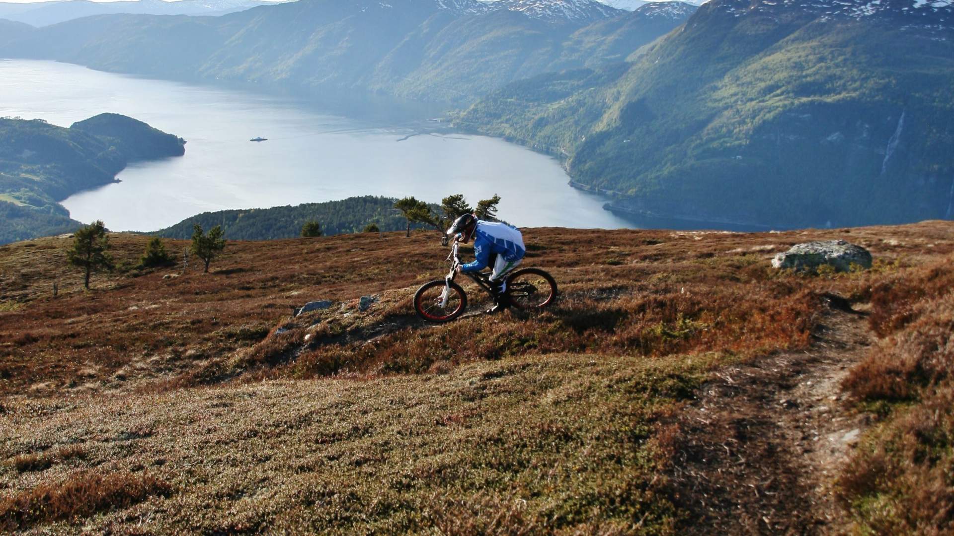 Trail biking at Haugsvarden