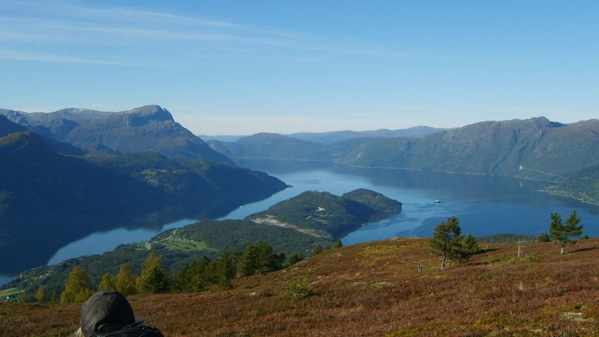 Trail biking at Haugsvarden