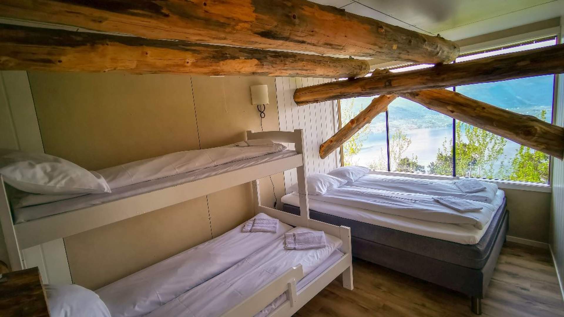 Engeset Trehytter (Tree Houses)