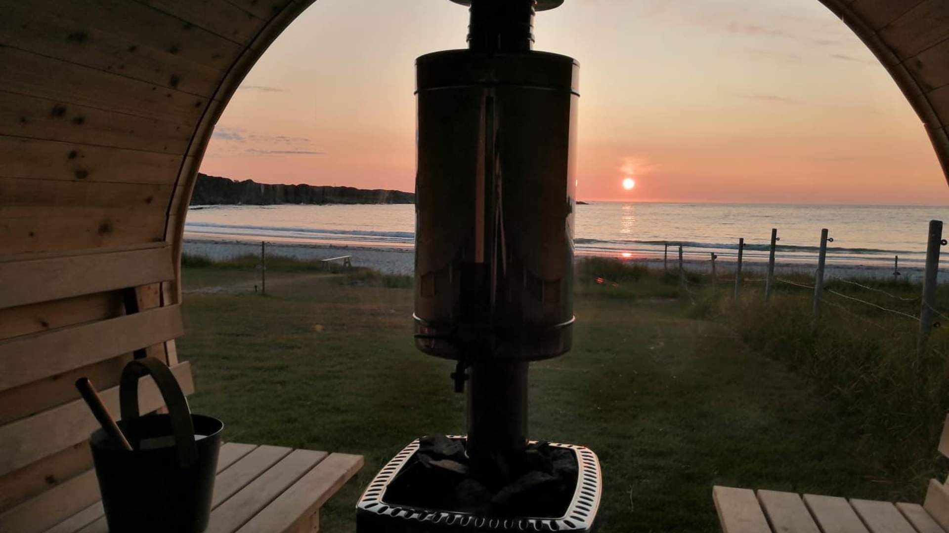 Hov Sauna - under the Midnight Sun