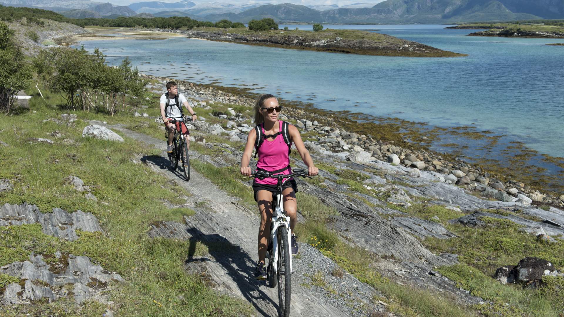 Sommerlig sykkellykke med familien