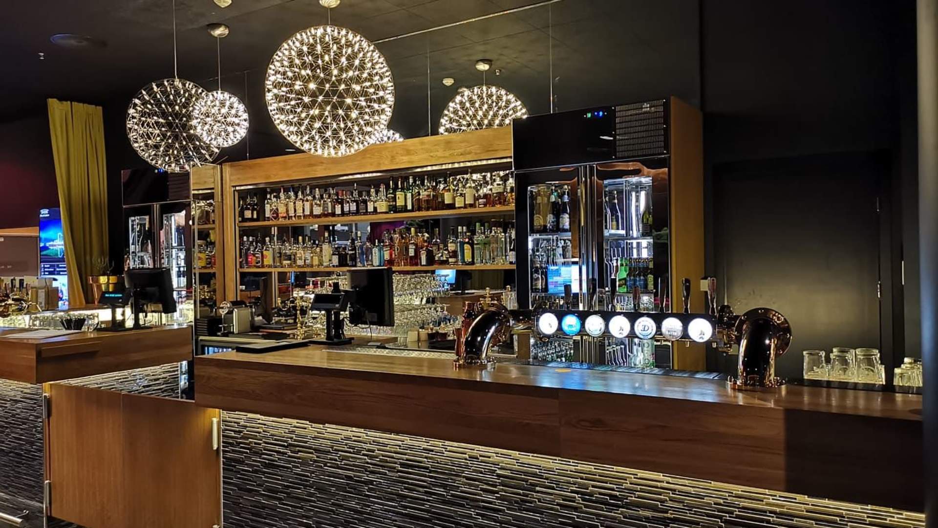 Molldøra Lounge & Bar