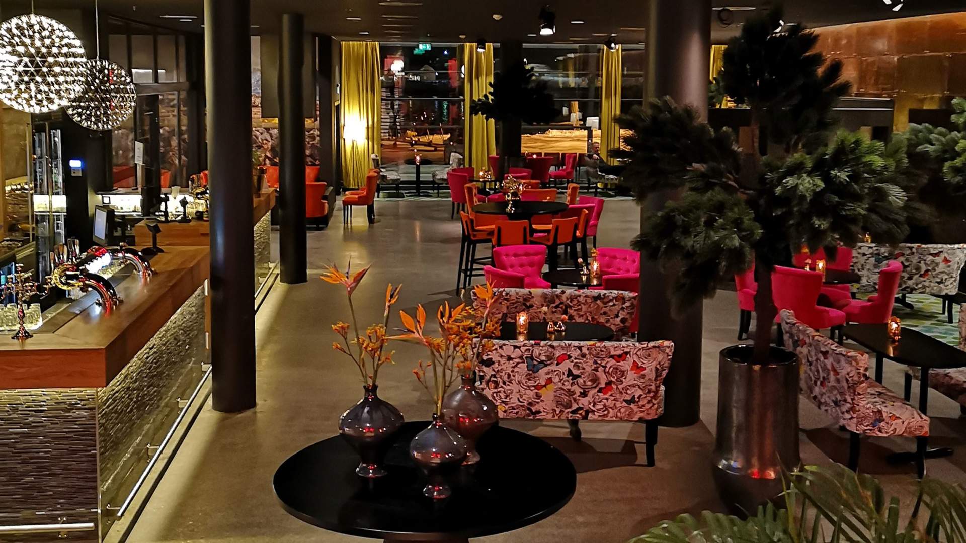 Molldøra Lounge & Bar