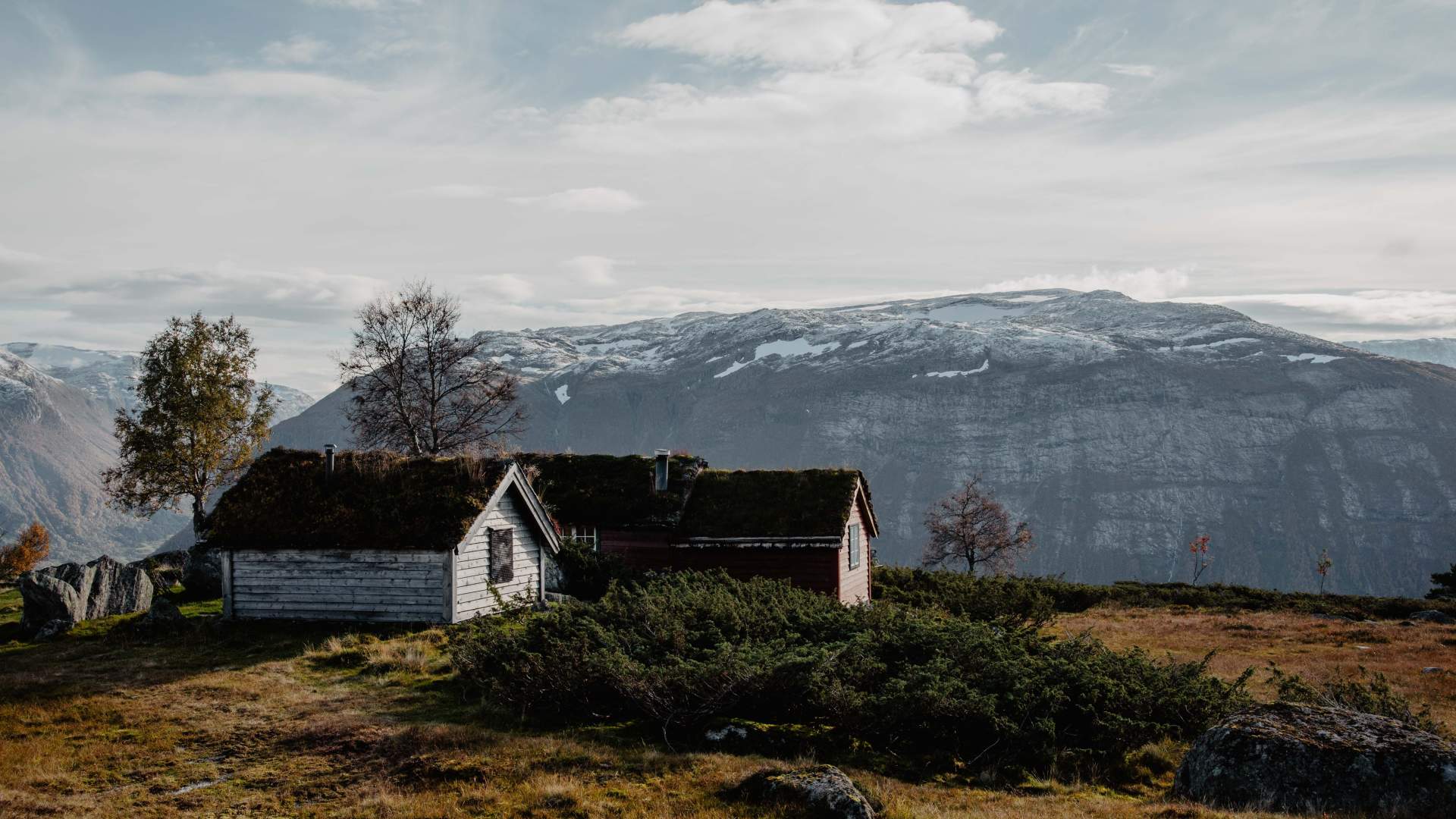 Øvresetstøylen summer pasture farm