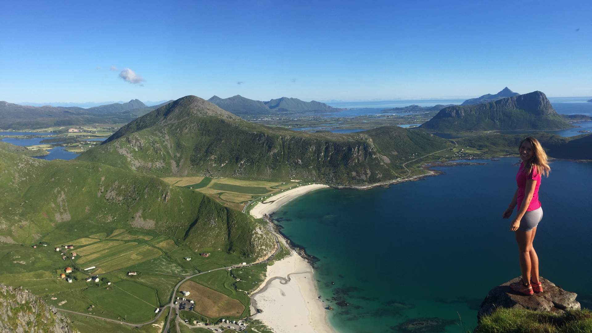 The hike to Mannen (400 m) | Hiking | Leknes | Norway