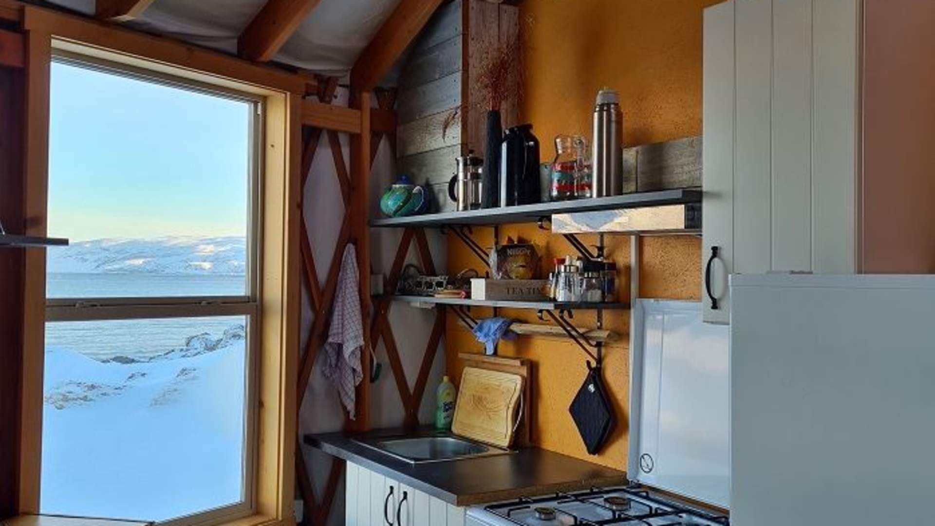 Yurt - In the Ocean gap