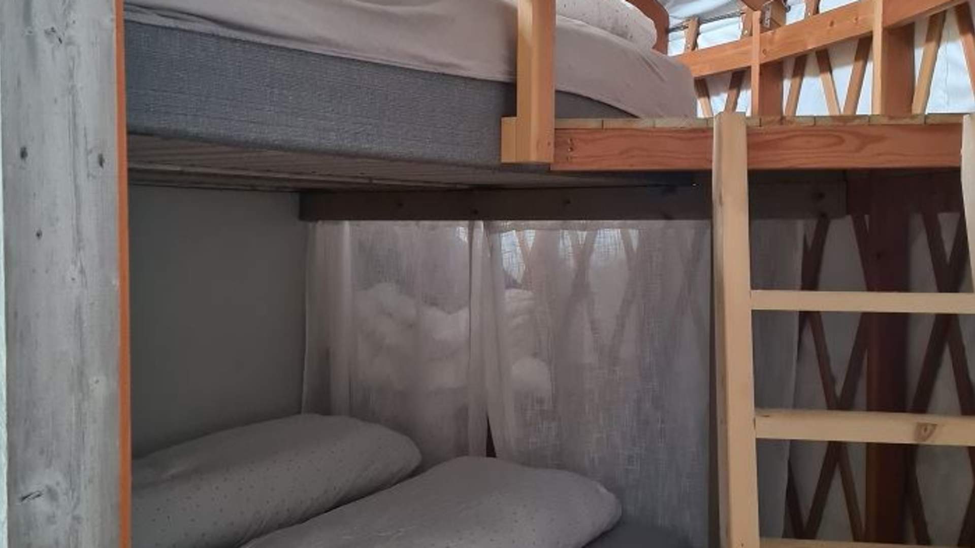 Yurt - In the Ocean gap