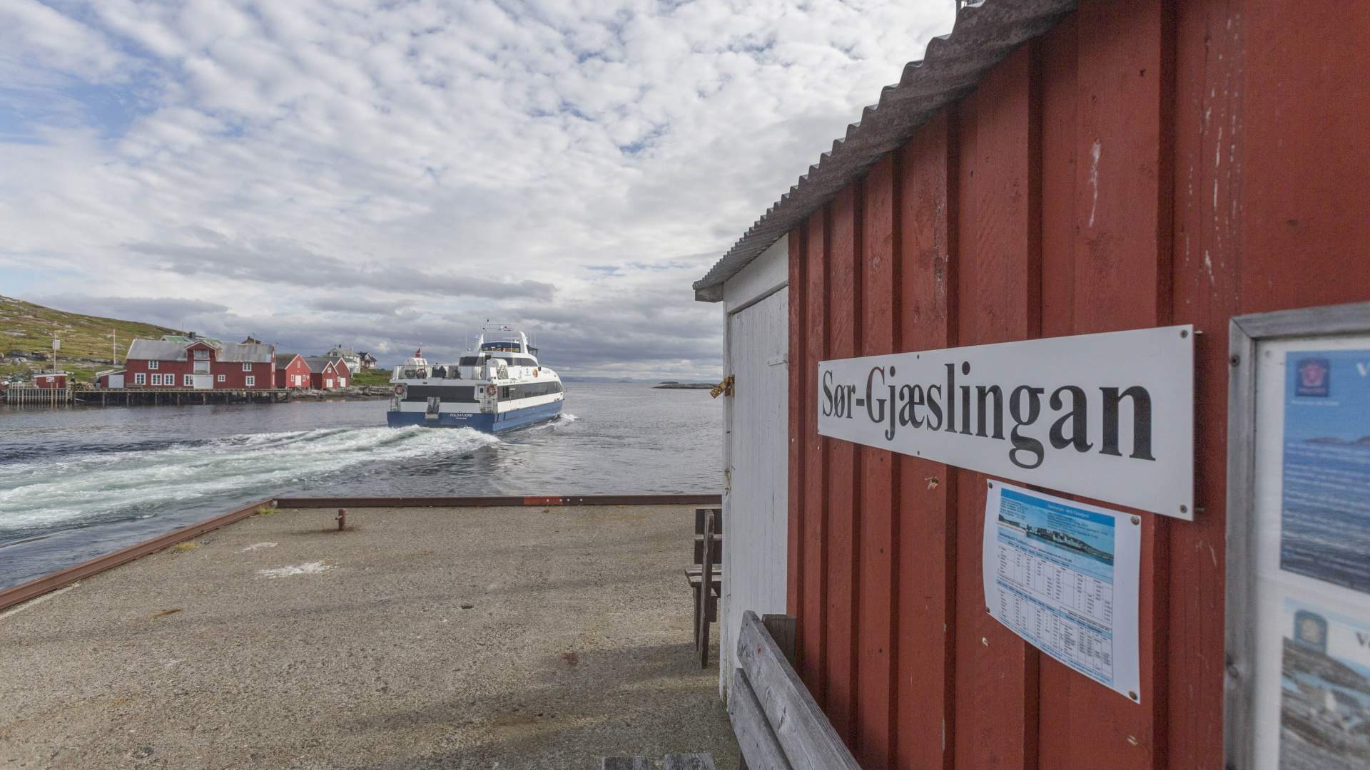 FISKEVÆRET SØR-GJÆSLINGAN - RORBUER
