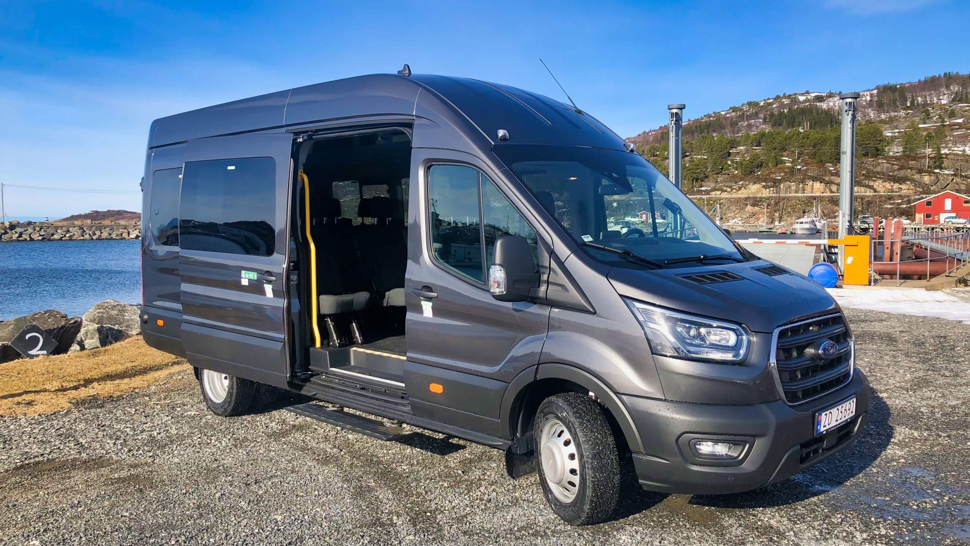 Mini bus