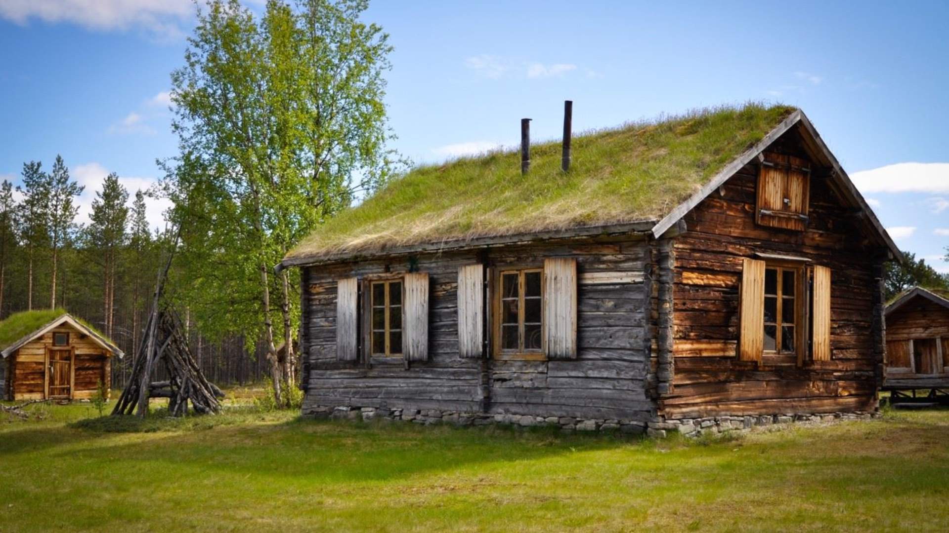 The river Sámi farm building