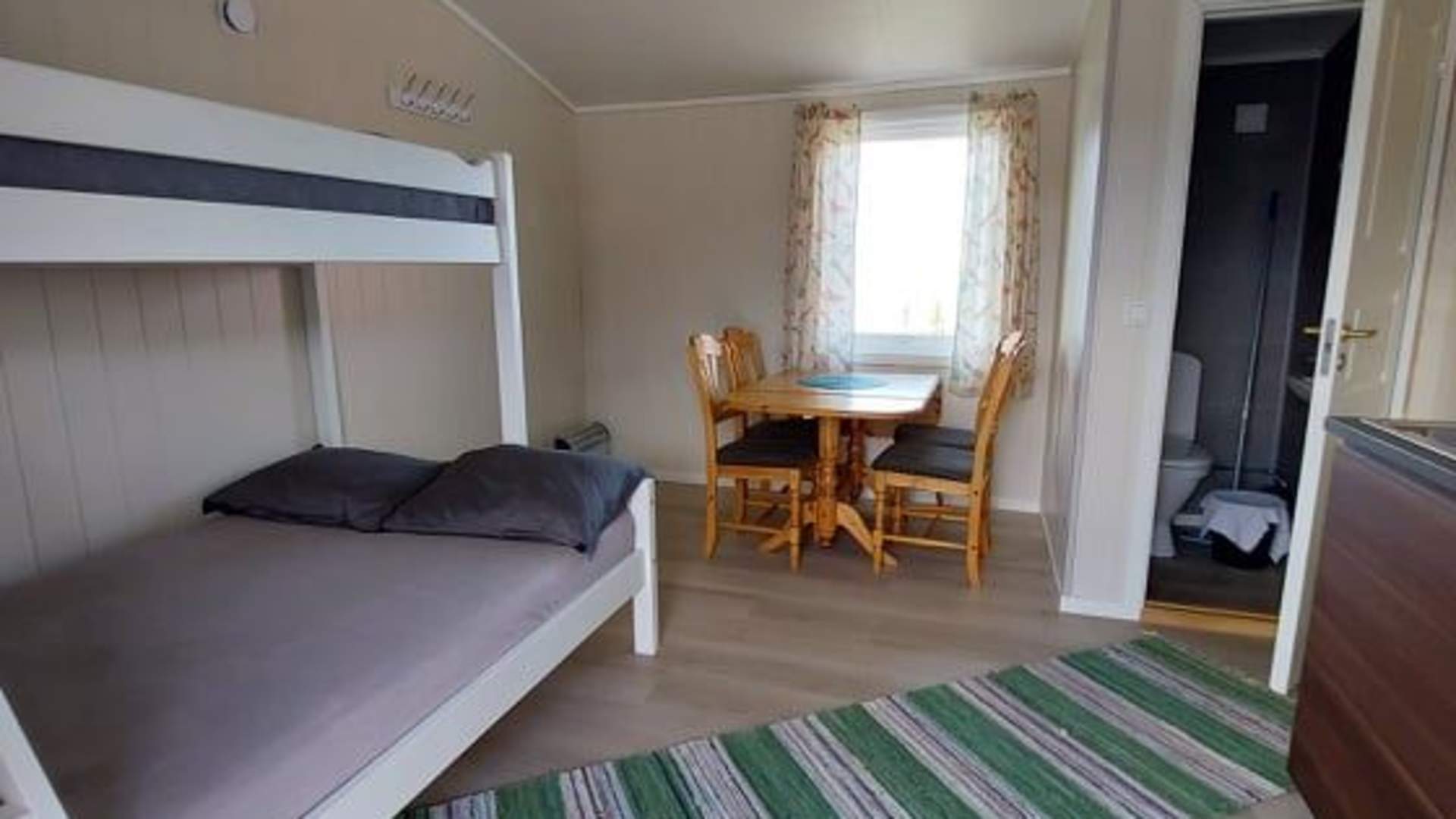 Hytter med dusj og toalett