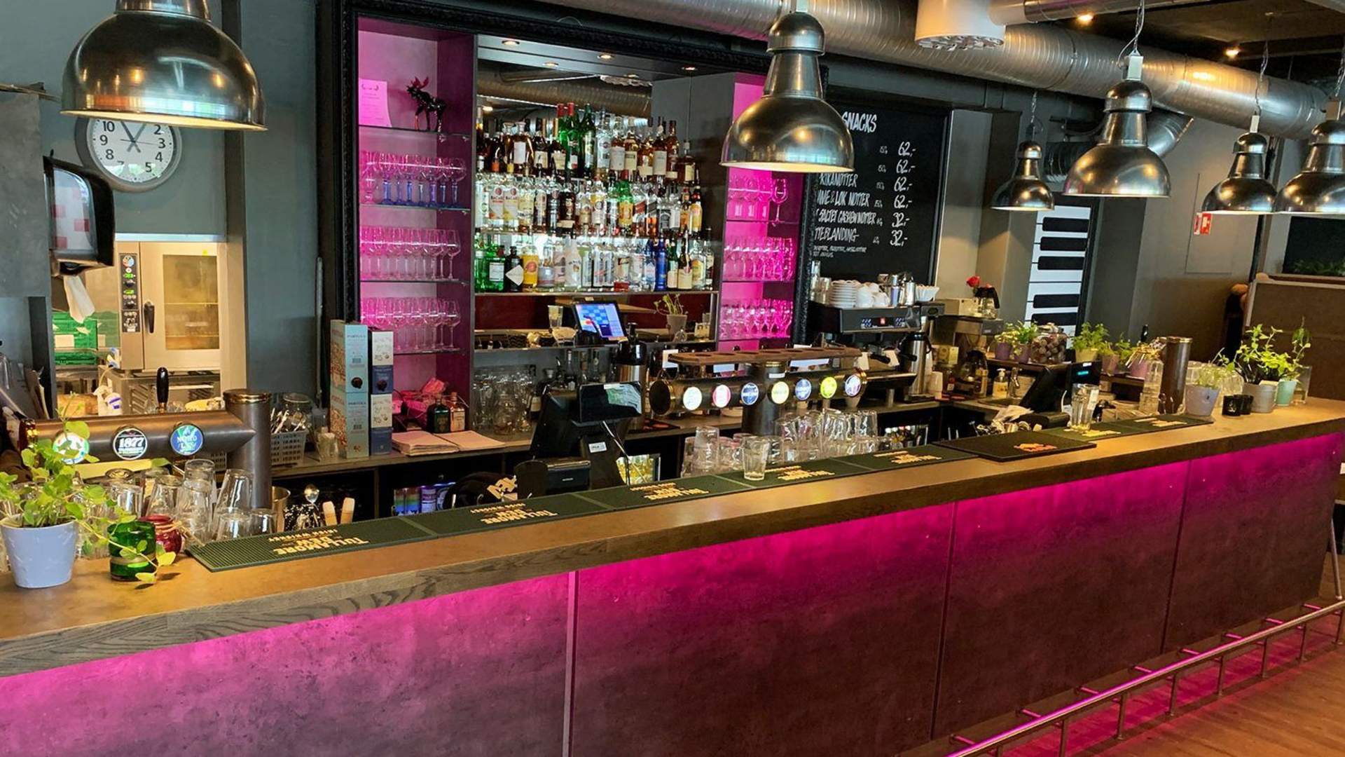 KRED Pub & Cafè