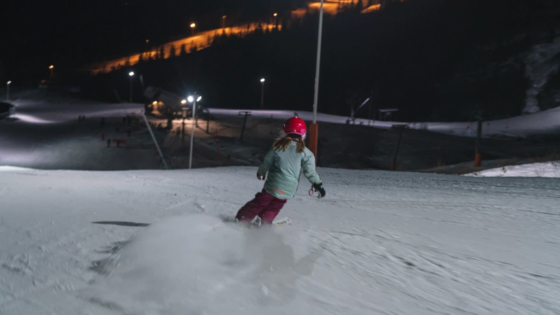 Evening skiing in Voss Resort