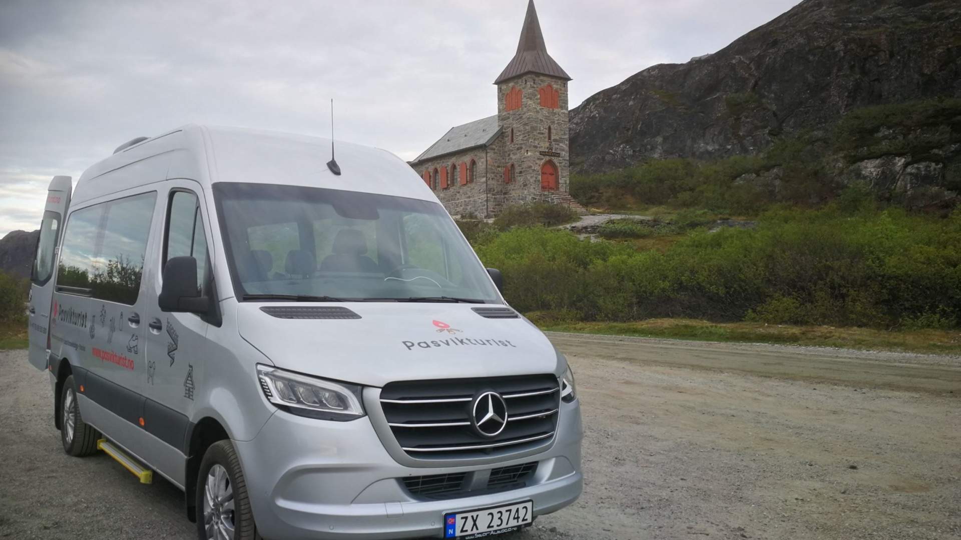 Booking Kirkenes Minibuss - Transport og privat sightseeing i Kirkenes og Finnmark
