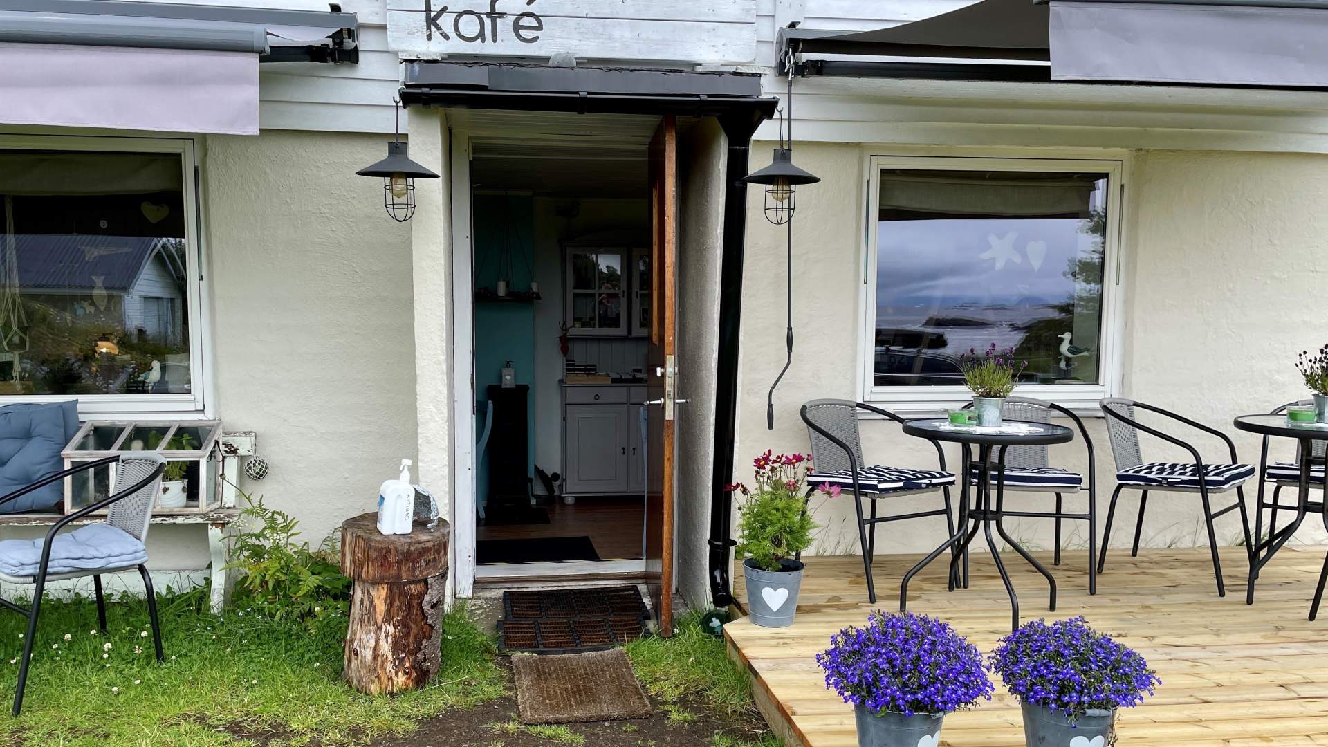 Keramikk Kafé Blå entrance