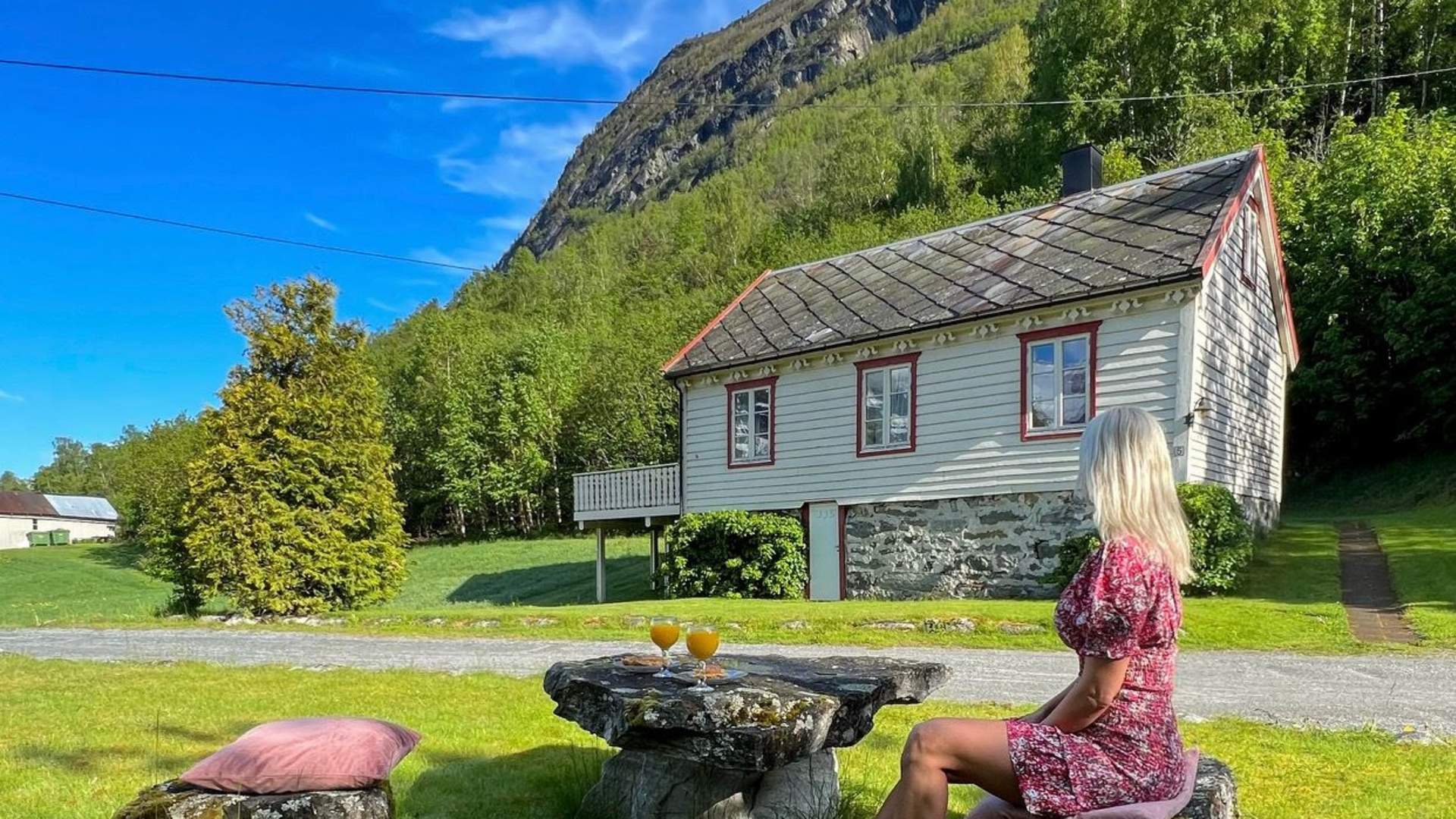 Vollsnes Guest House