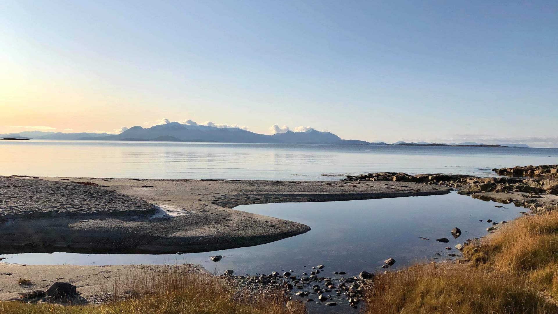 Family friendly hikes under the midnight sun