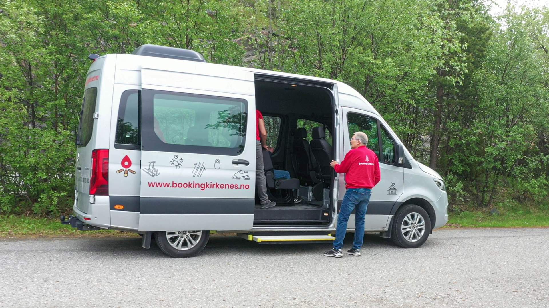 Booking Kirkenes Minibuss - Transport og privat sightseeing i Kirkenes og Finnmark