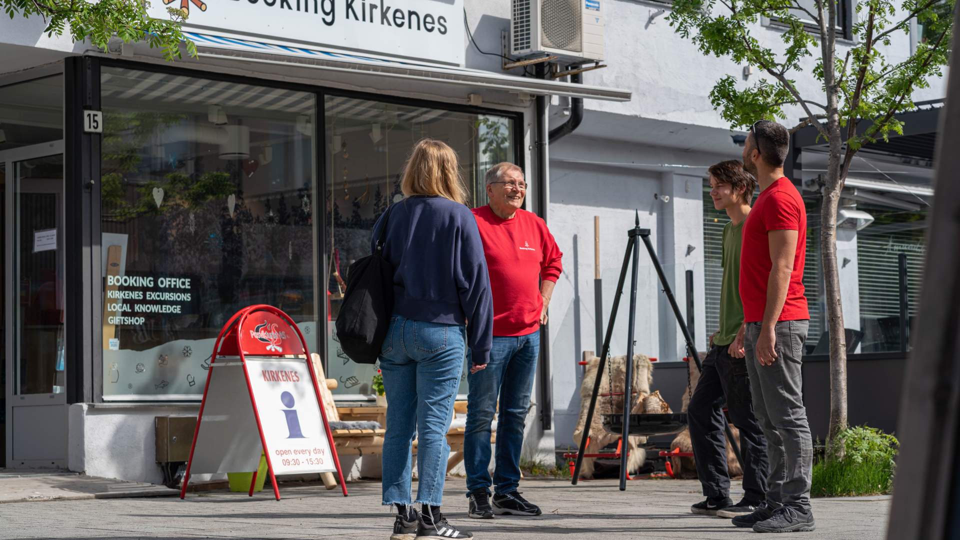 Kirkenes Stadtführung zu Fuss