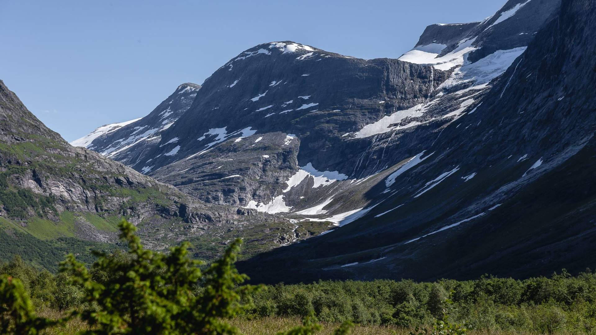 Erdalsbreen glacier